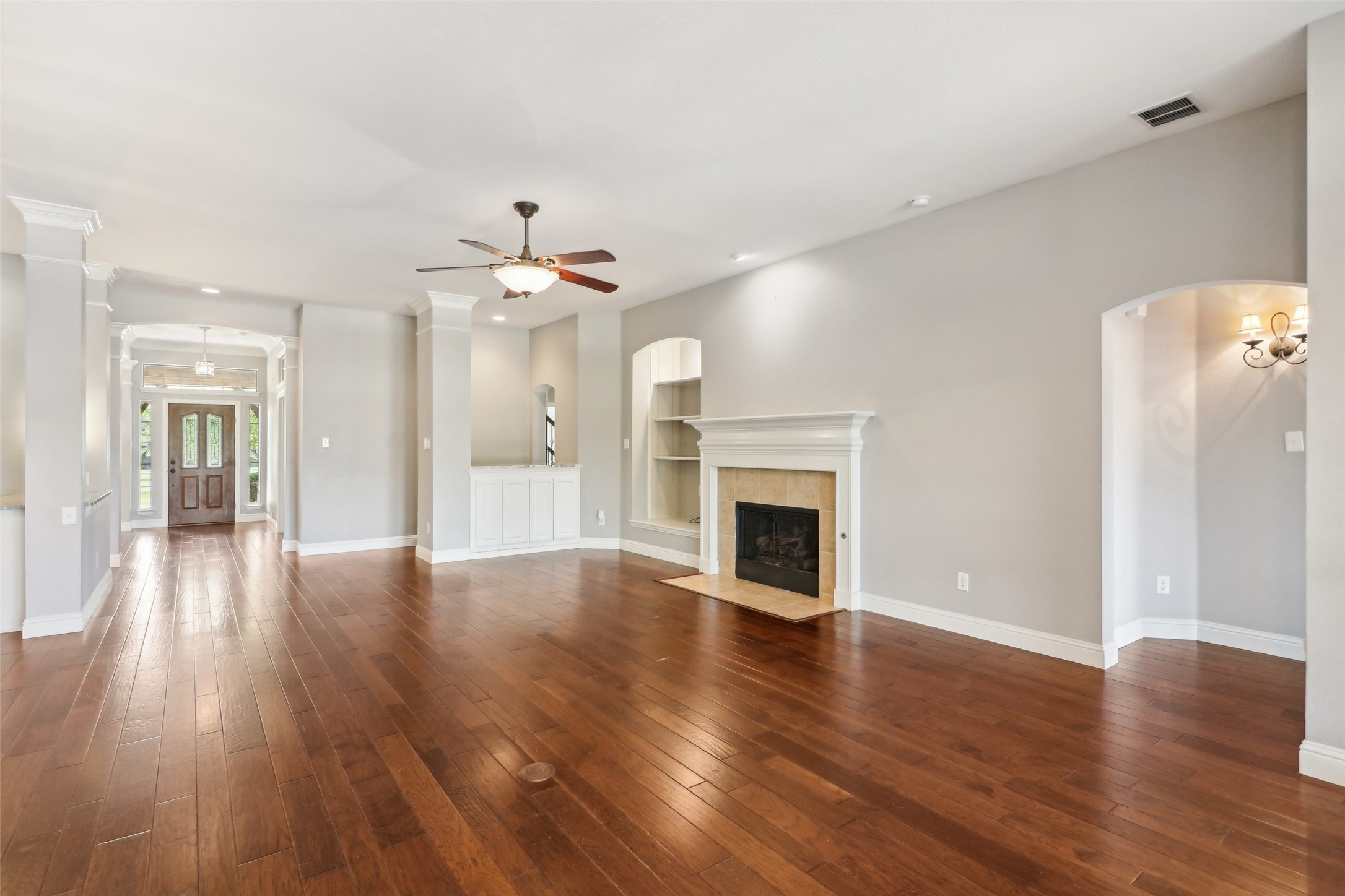 1 Meadowcreek Drive