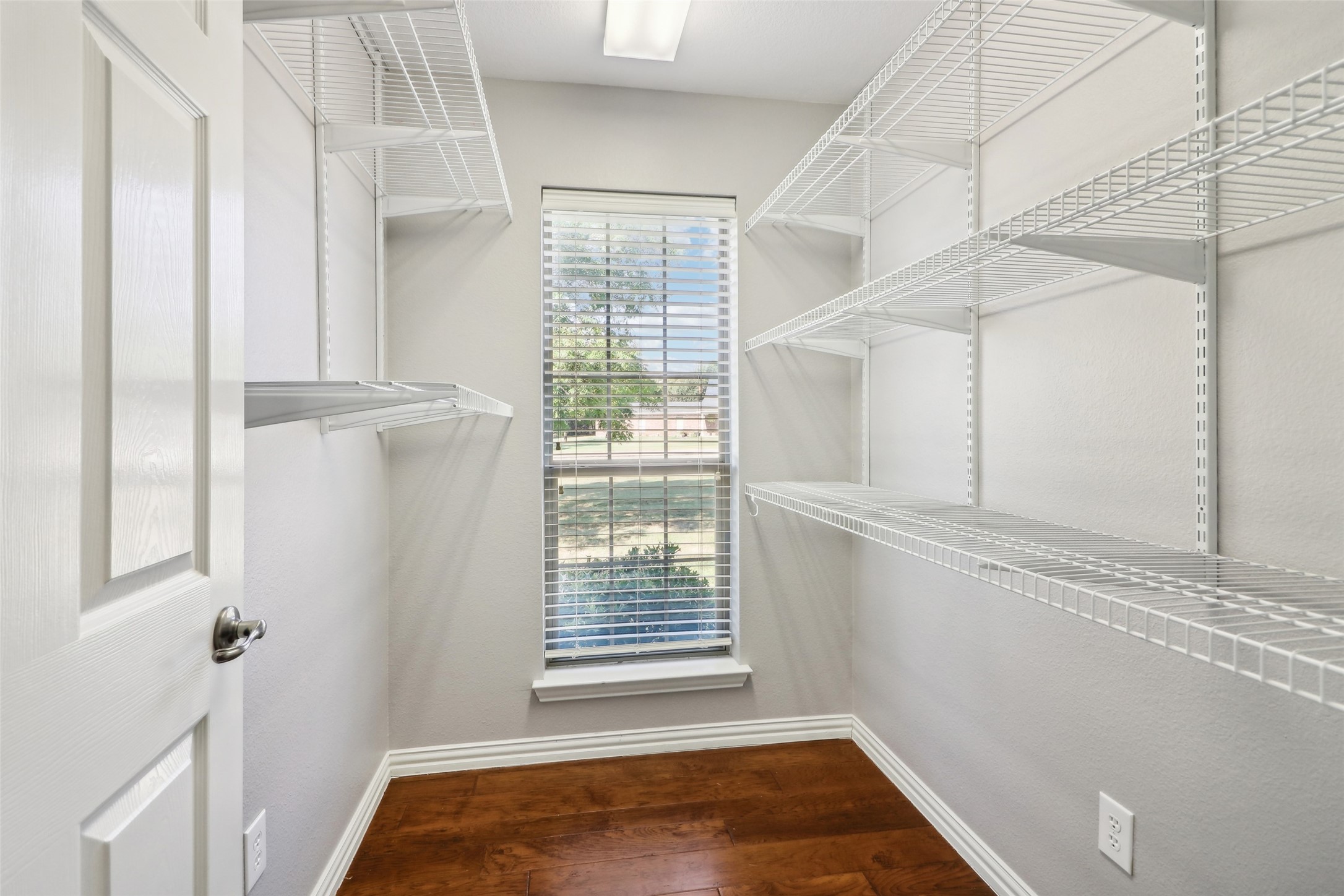 1 Meadowcreek Drive