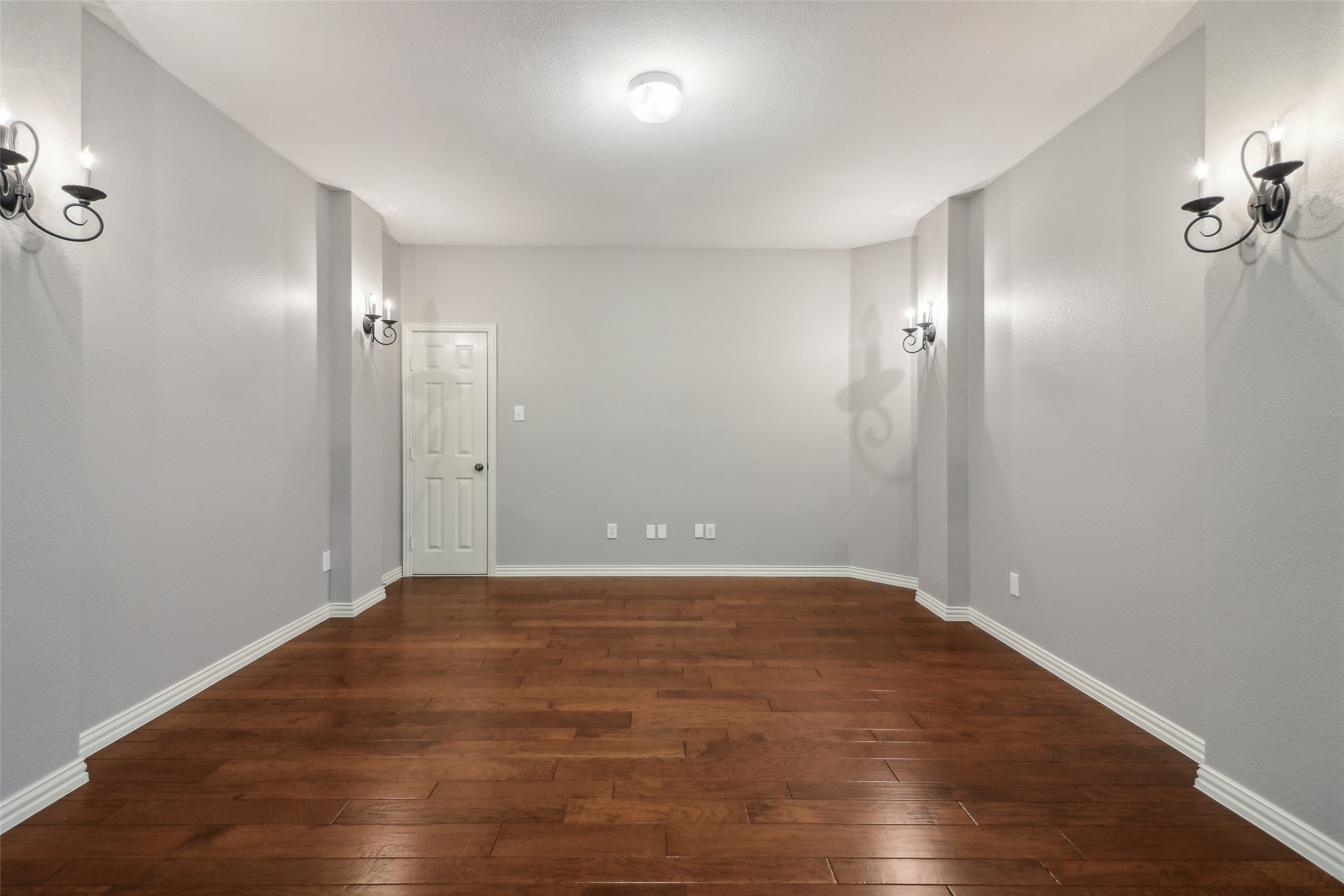 1 Meadowcreek Drive