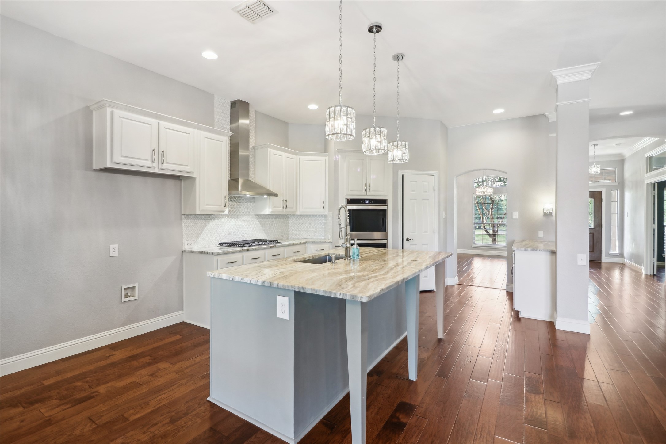 1 Meadowcreek Drive