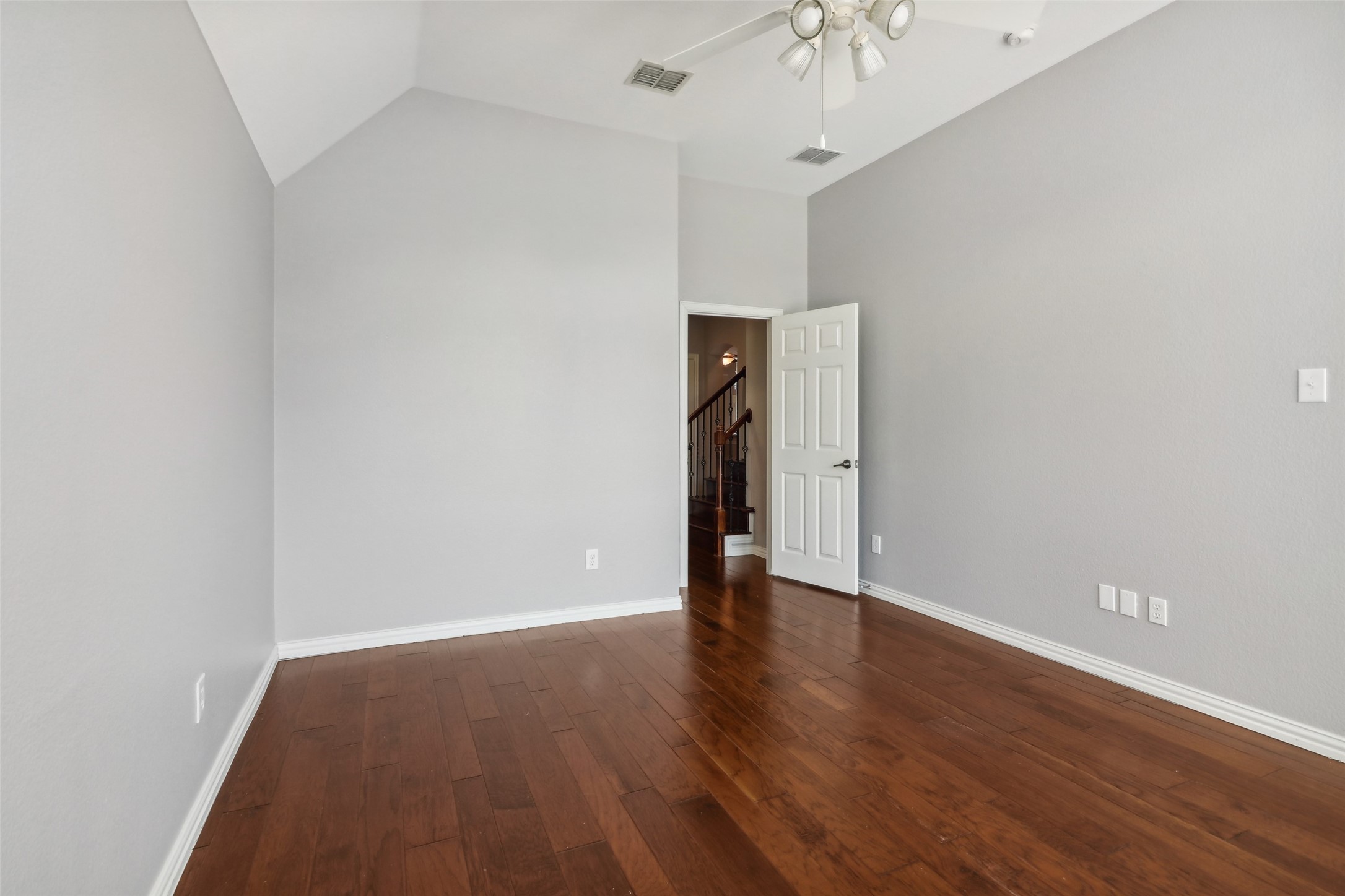 1 Meadowcreek Drive
