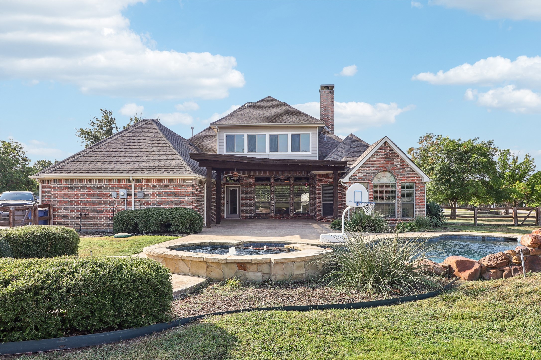 1 Meadowcreek Drive