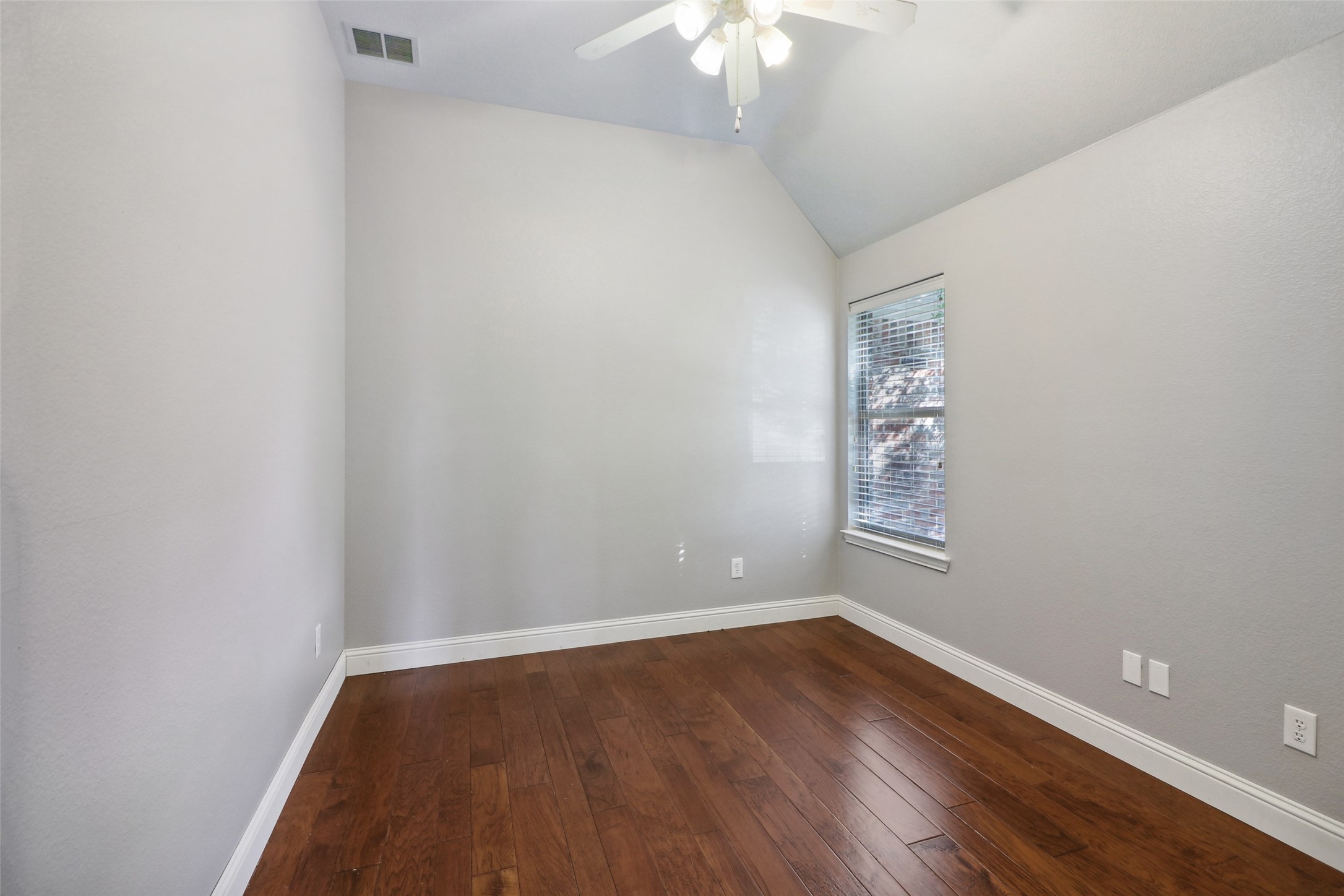 1 Meadowcreek Drive