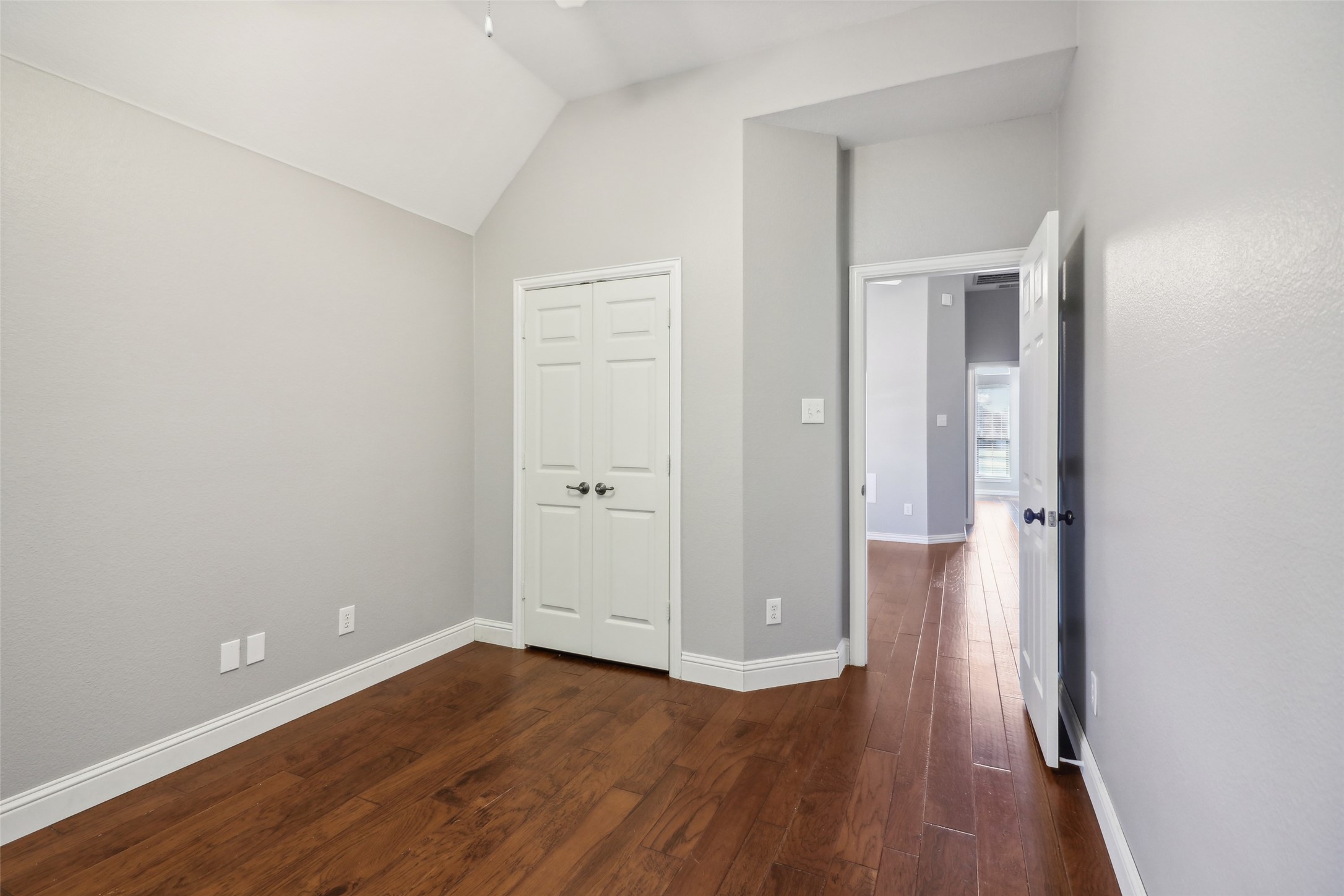 1 Meadowcreek Drive