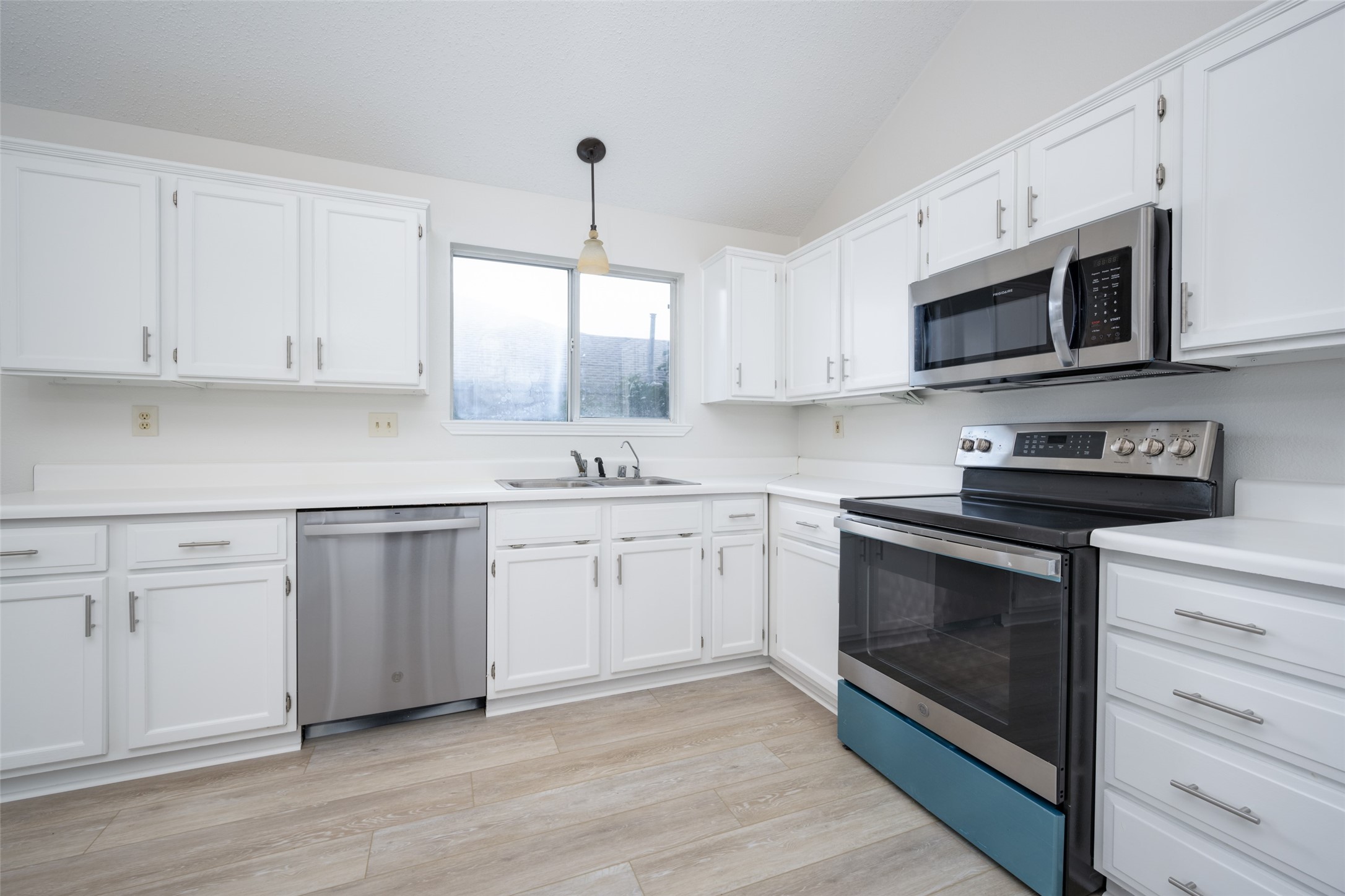 2405 Westview Trail