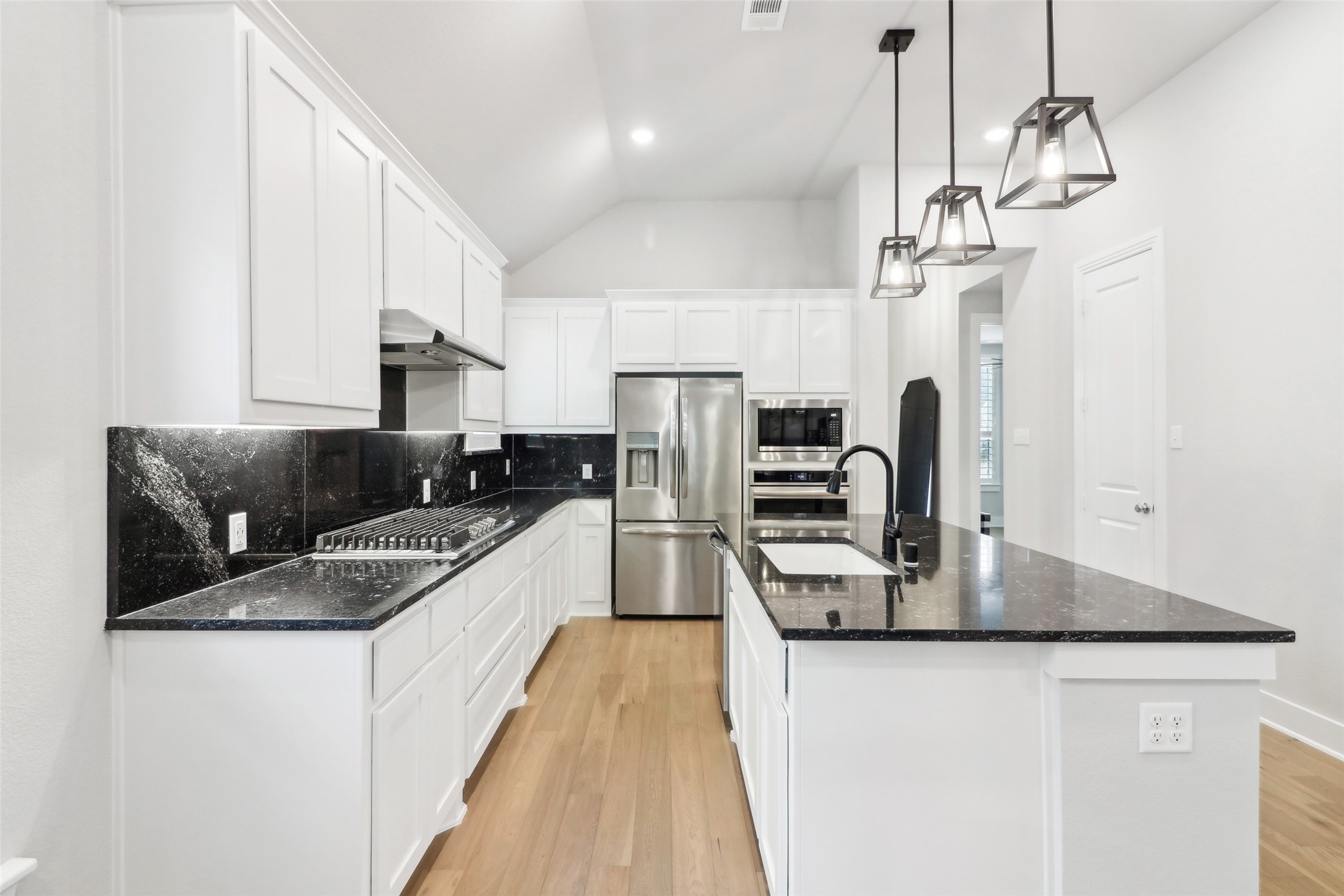8128 Legacy Trail