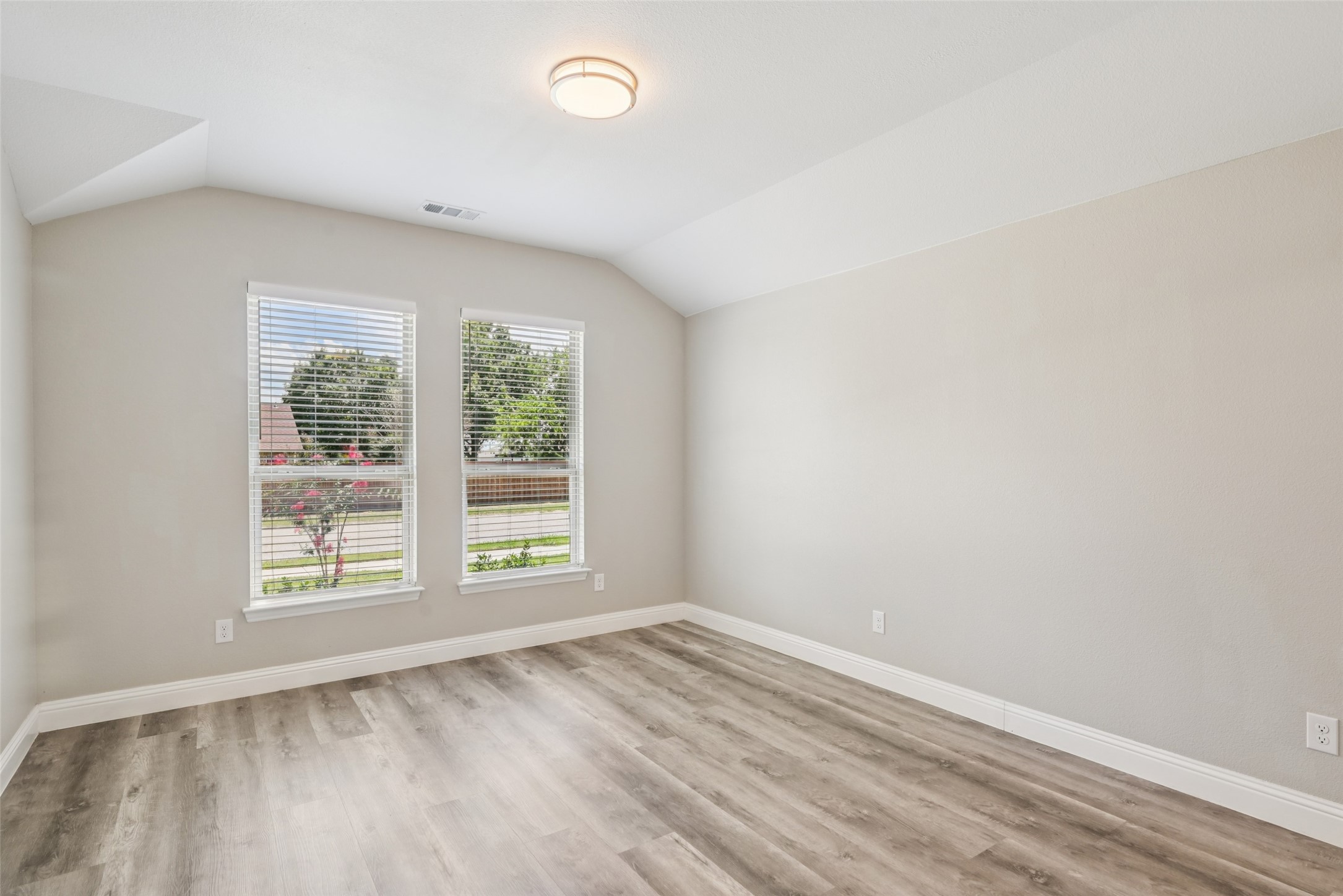 1067 Lake Trail