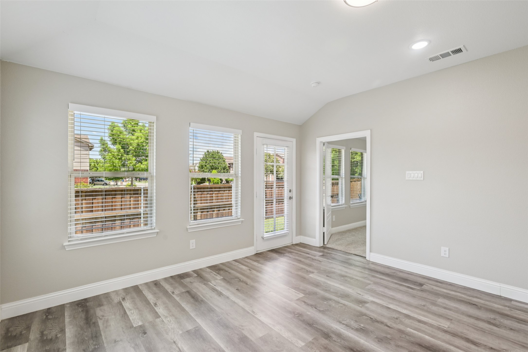 1067 Lake Trail