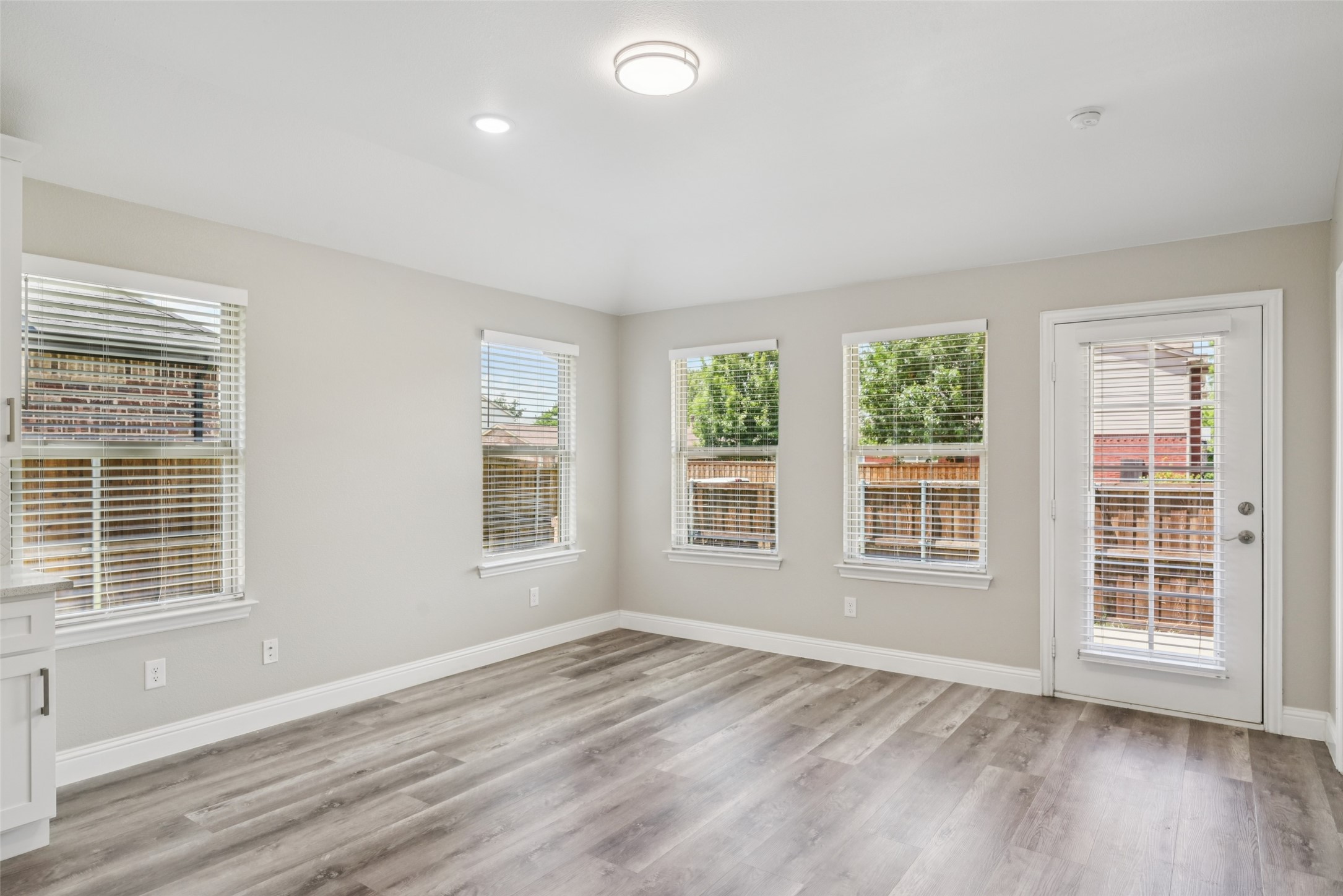 1067 Lake Trail