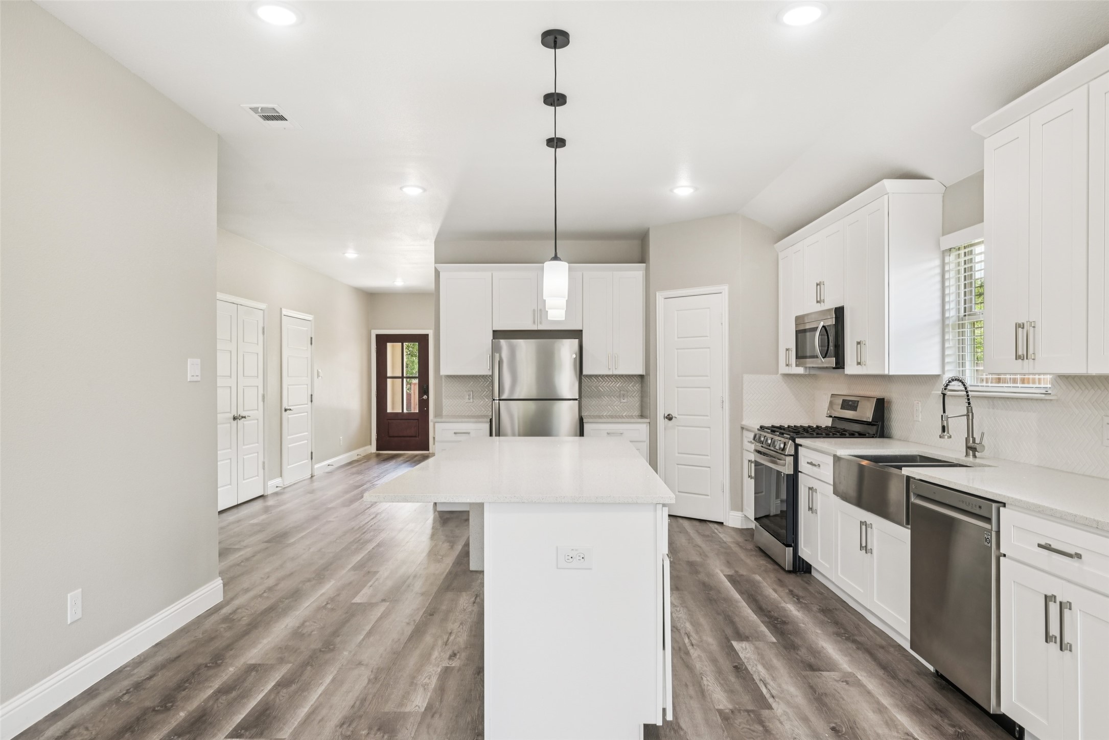 1067 Lake Trail