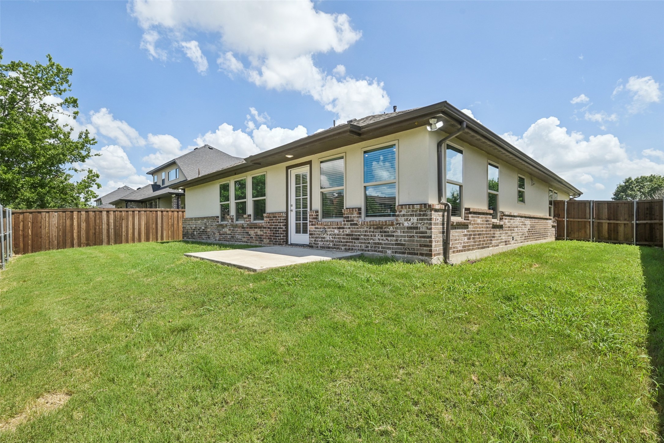 1067 Lake Trail