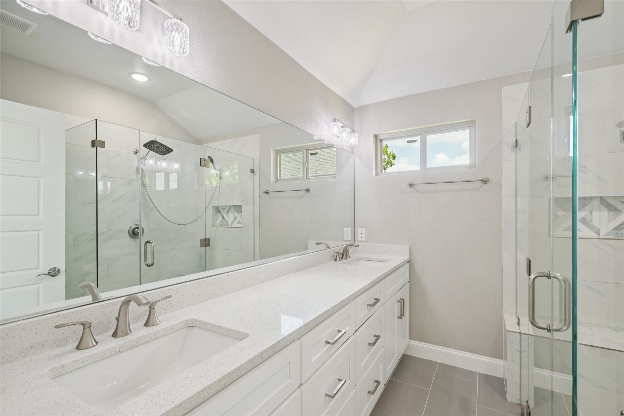 1067 Lake Trail