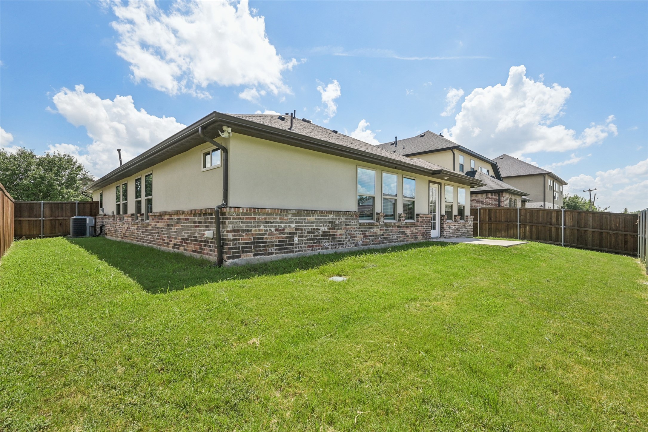 1067 Lake Trail