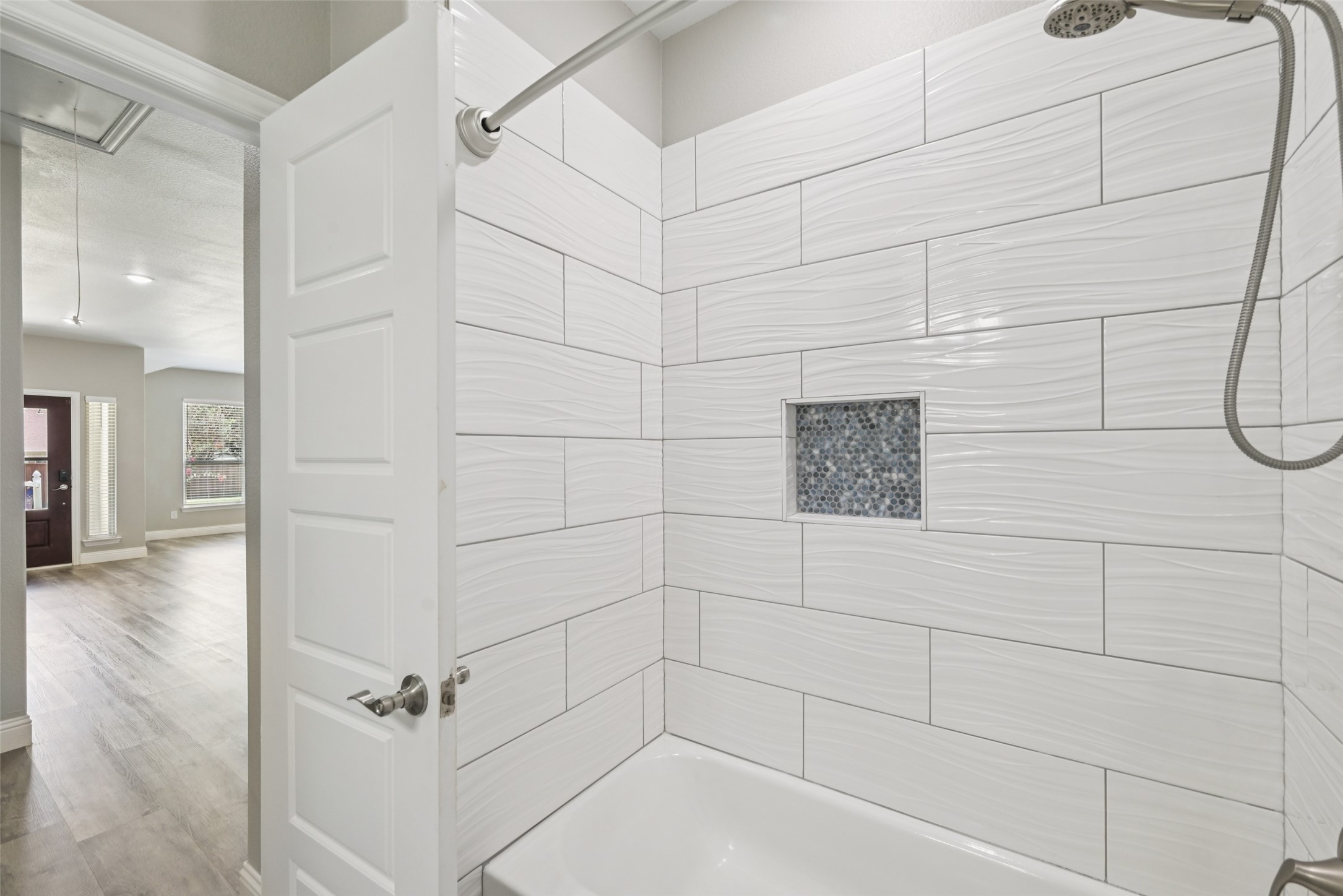 1067 Lake Trail