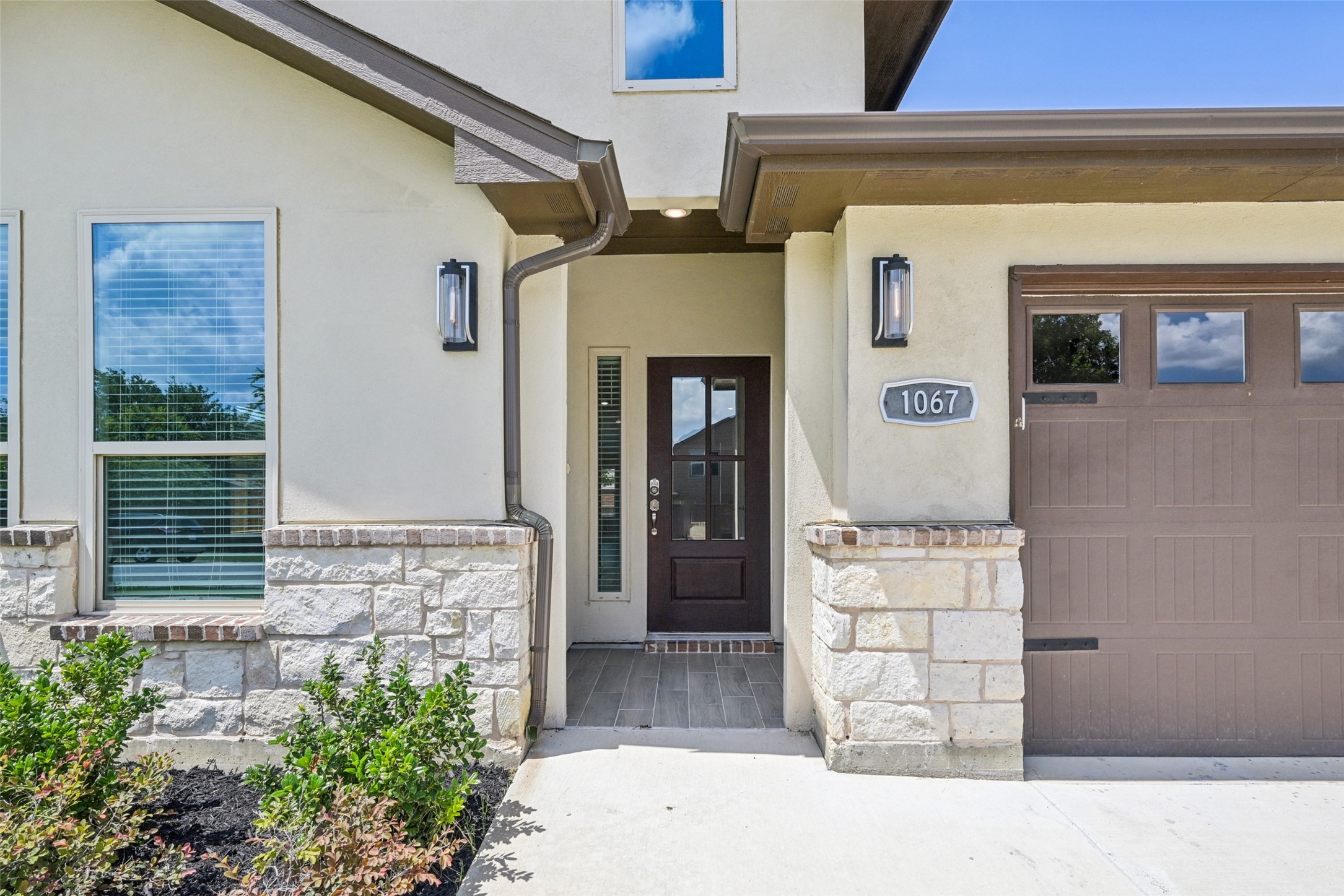 1067 Lake Trail