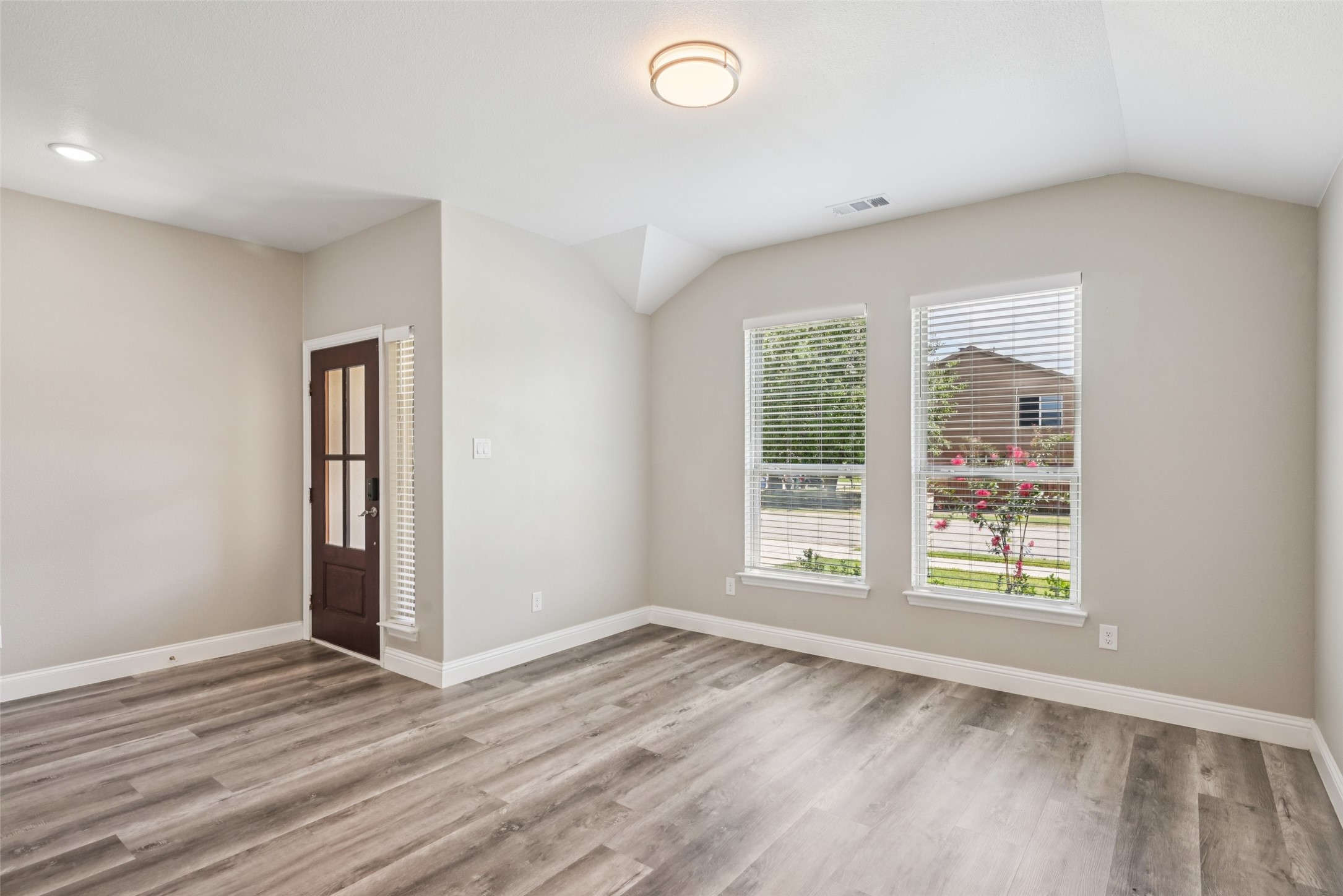 1067 Lake Trail