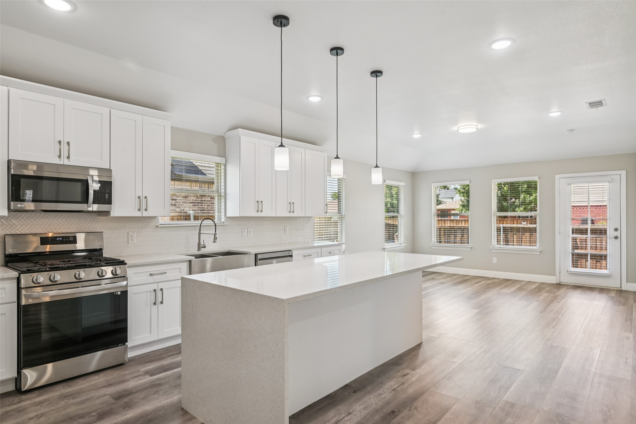 1067 Lake Trail