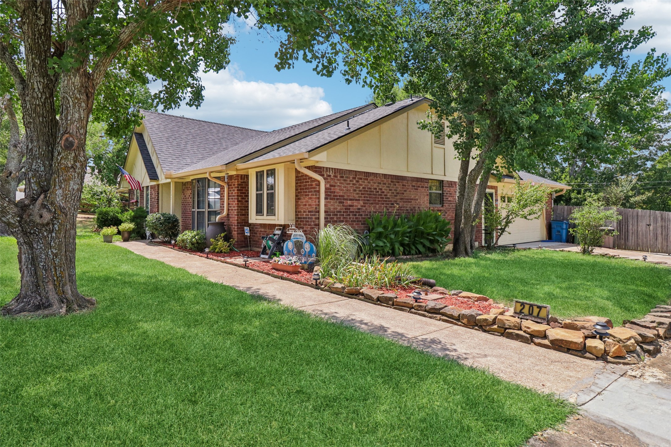 207 Stone Canyon Drive