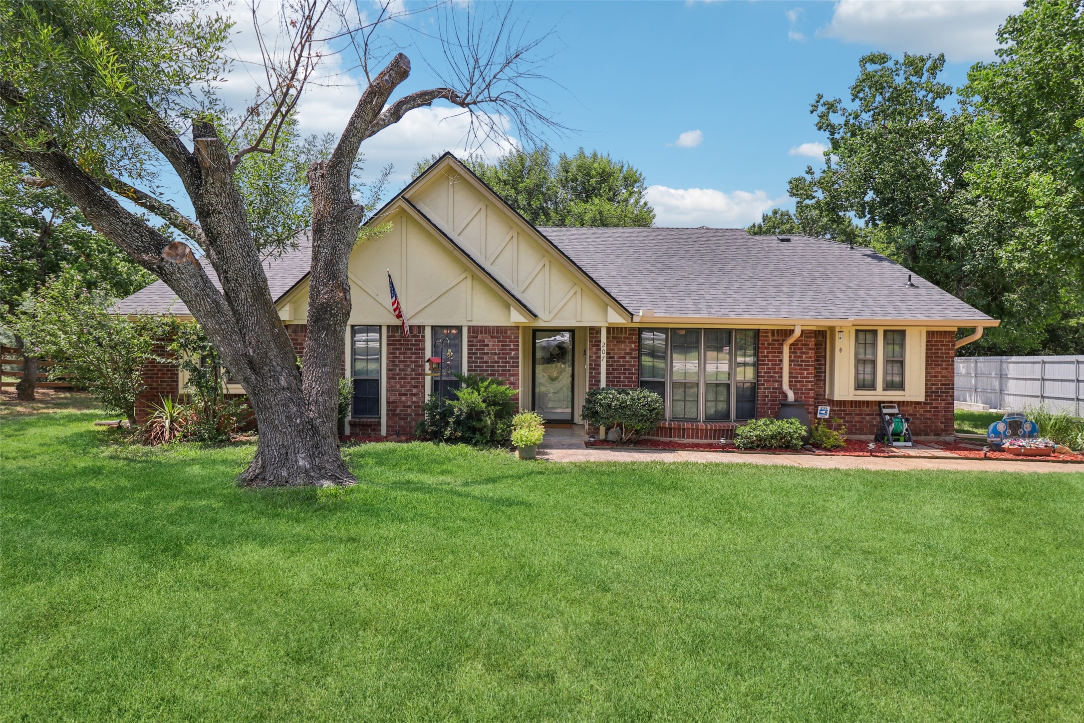 207 Stone Canyon Drive