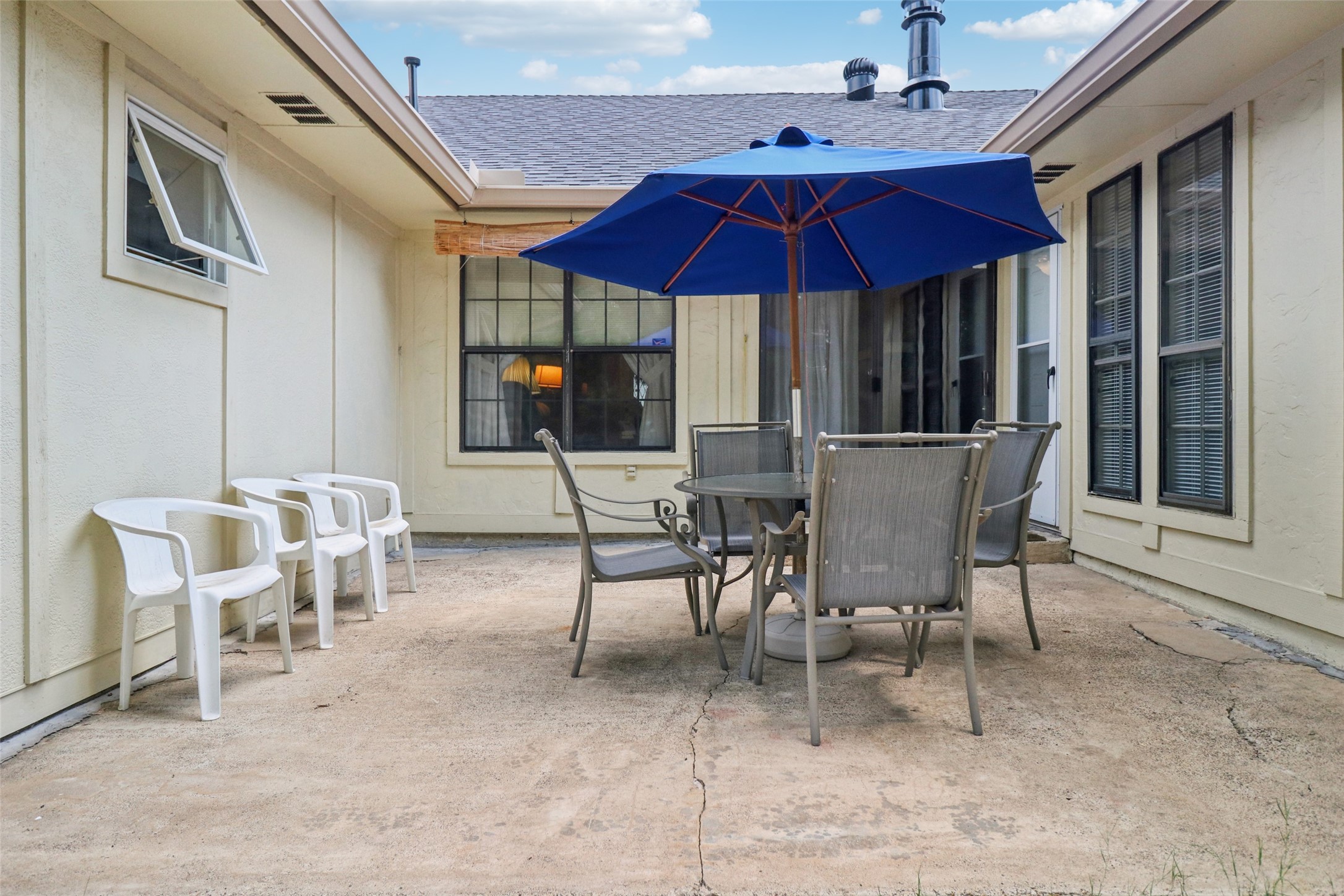 207 Stone Canyon Drive