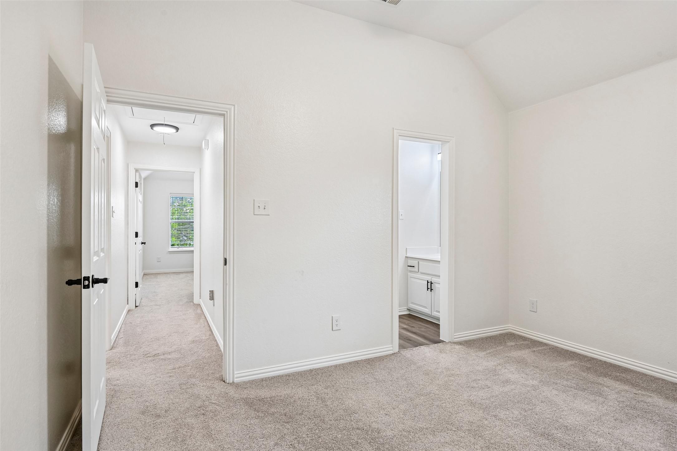 837 Moss Cliff Circle