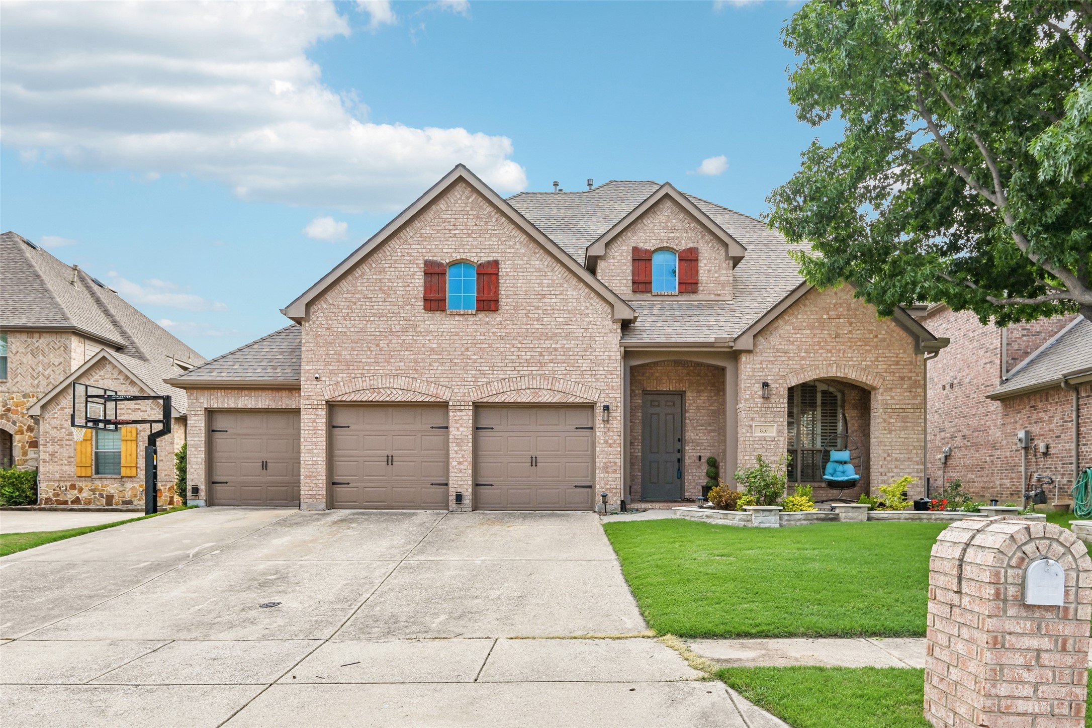 837 Moss Cliff Circle