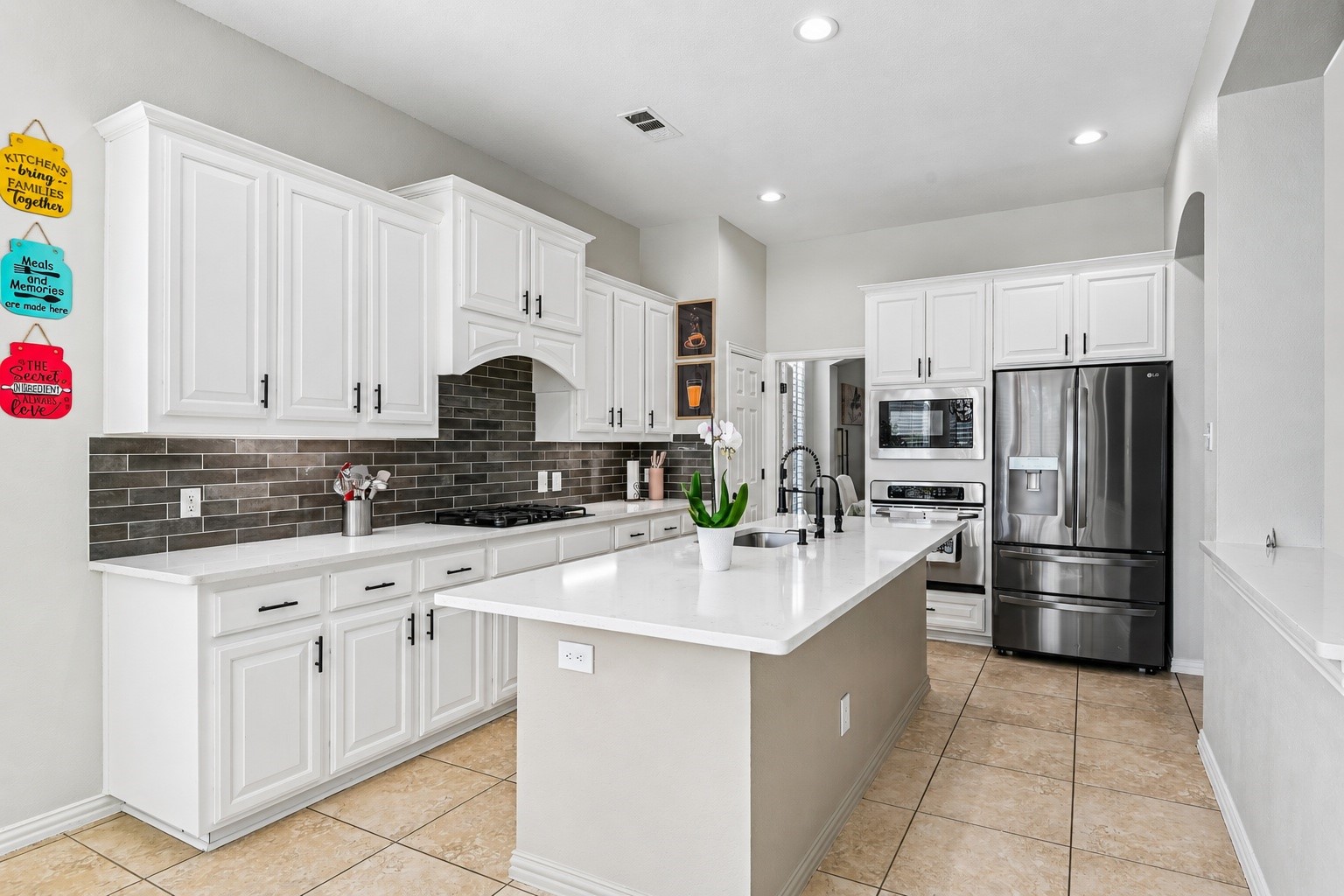 837 Moss Cliff Circle
