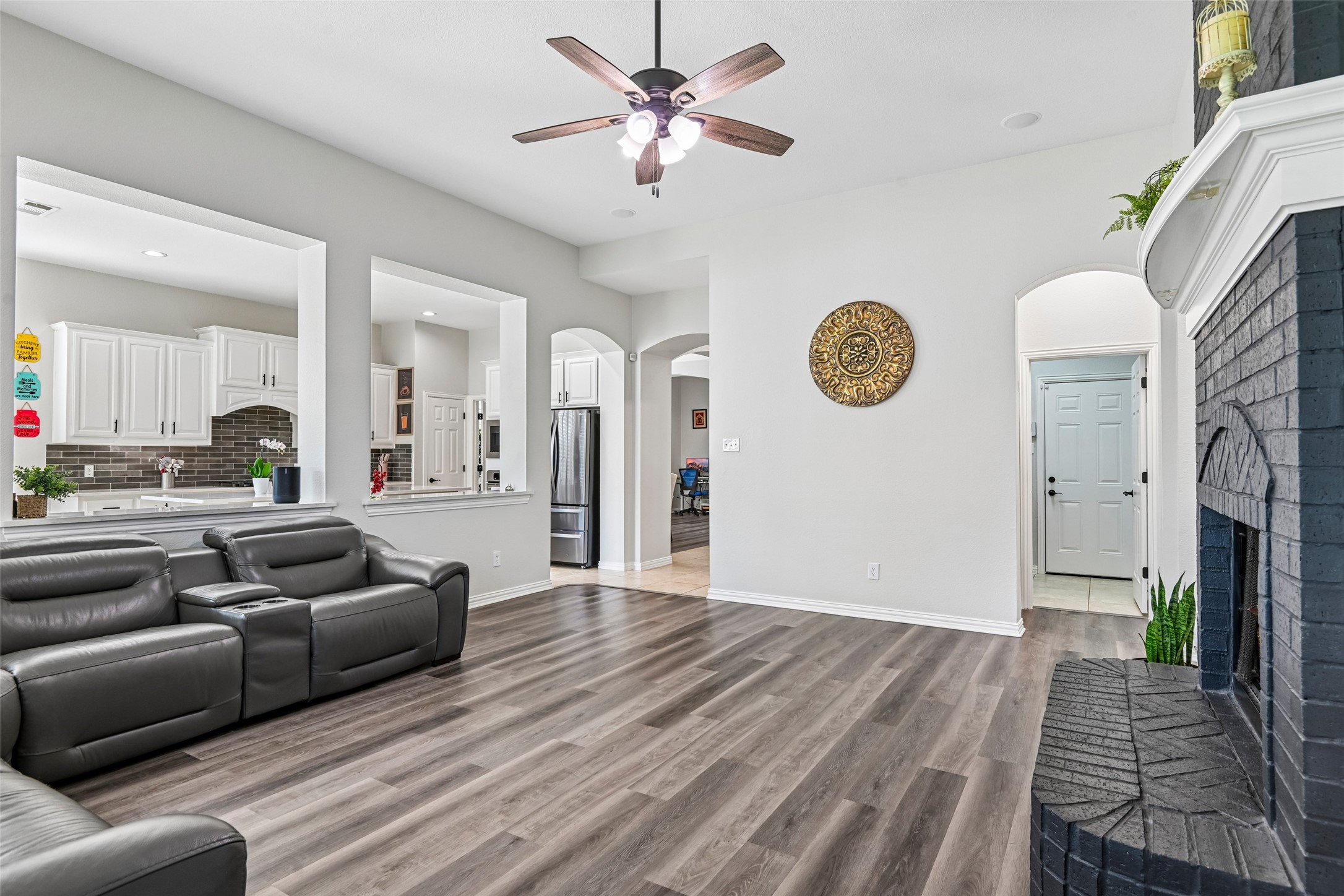 837 Moss Cliff Circle