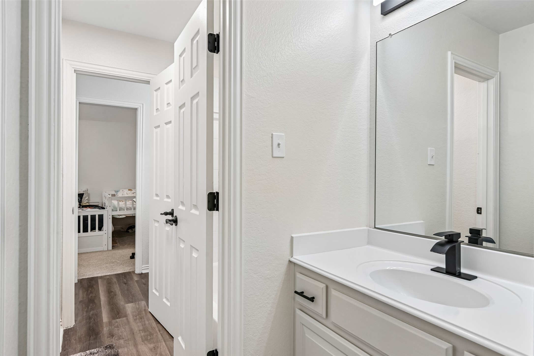 837 Moss Cliff Circle