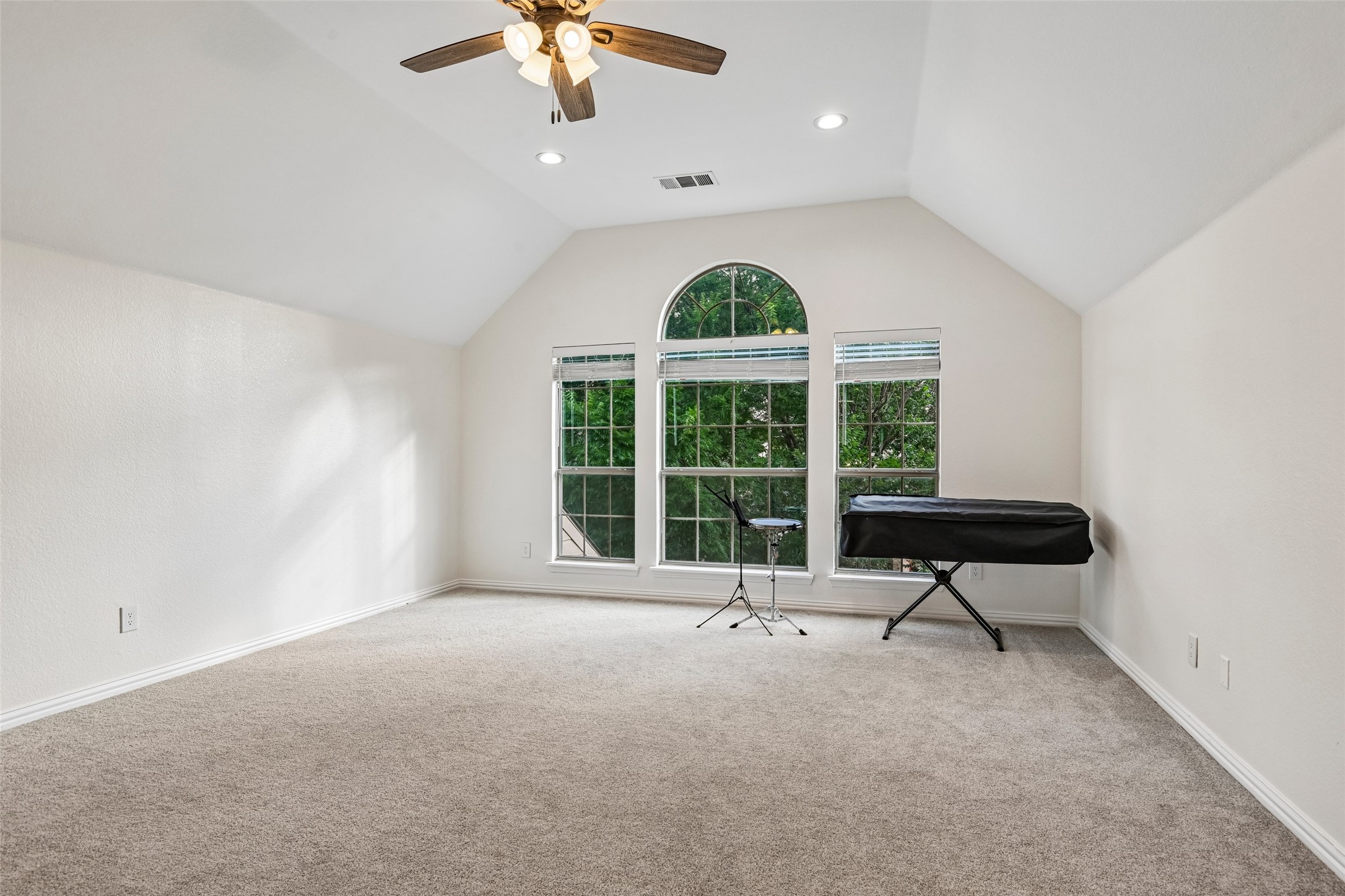 837 Moss Cliff Circle