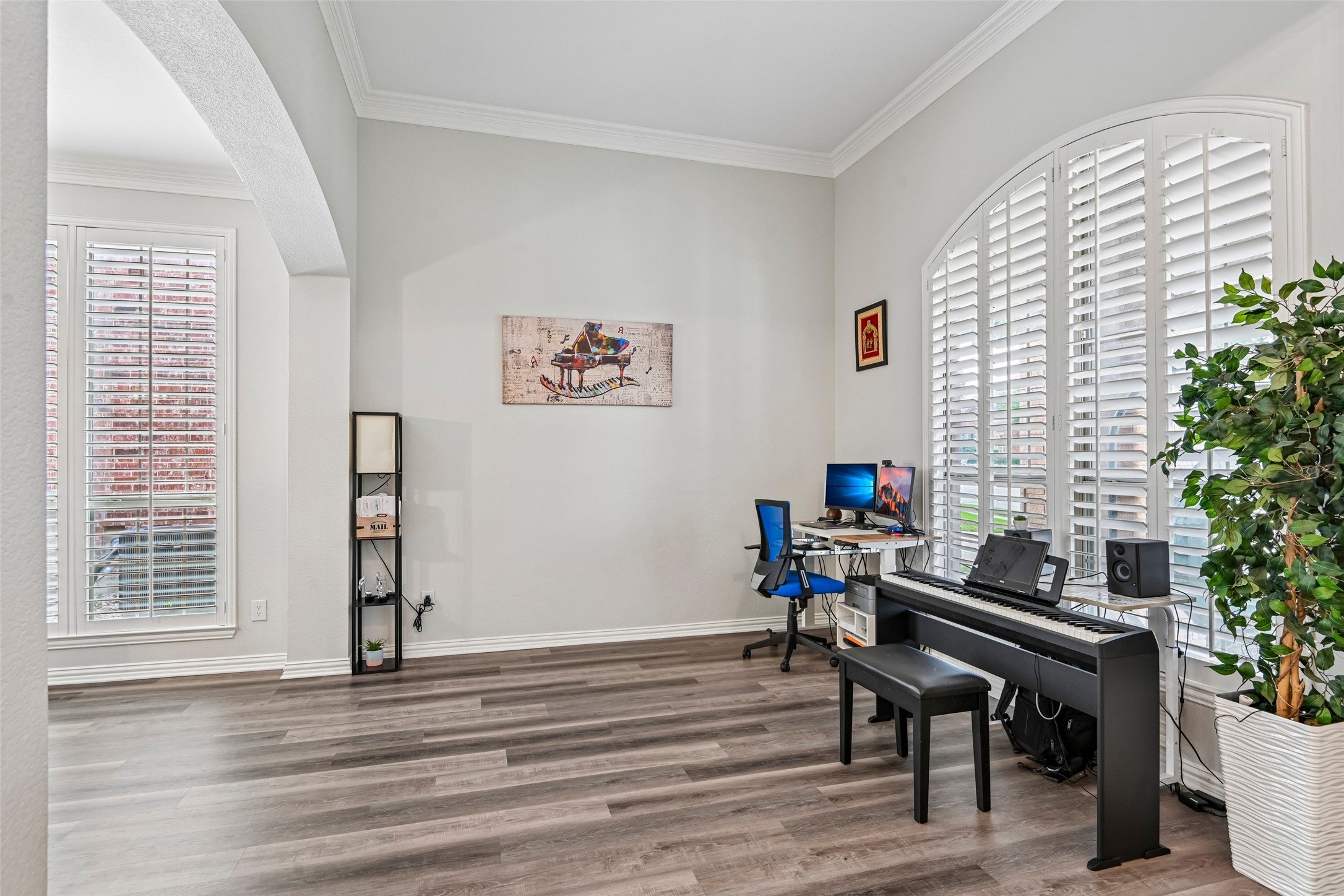 837 Moss Cliff Circle