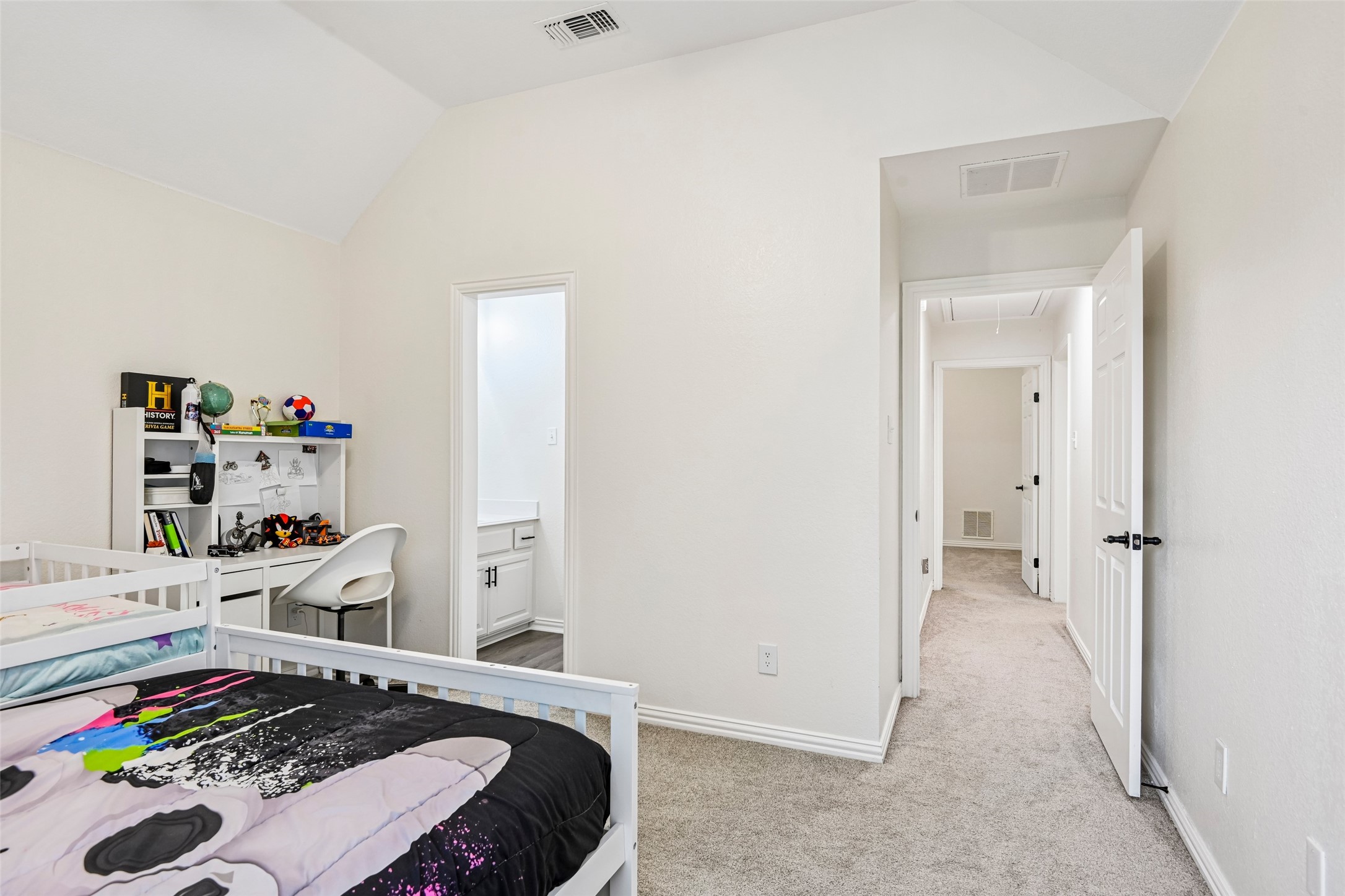 837 Moss Cliff Circle