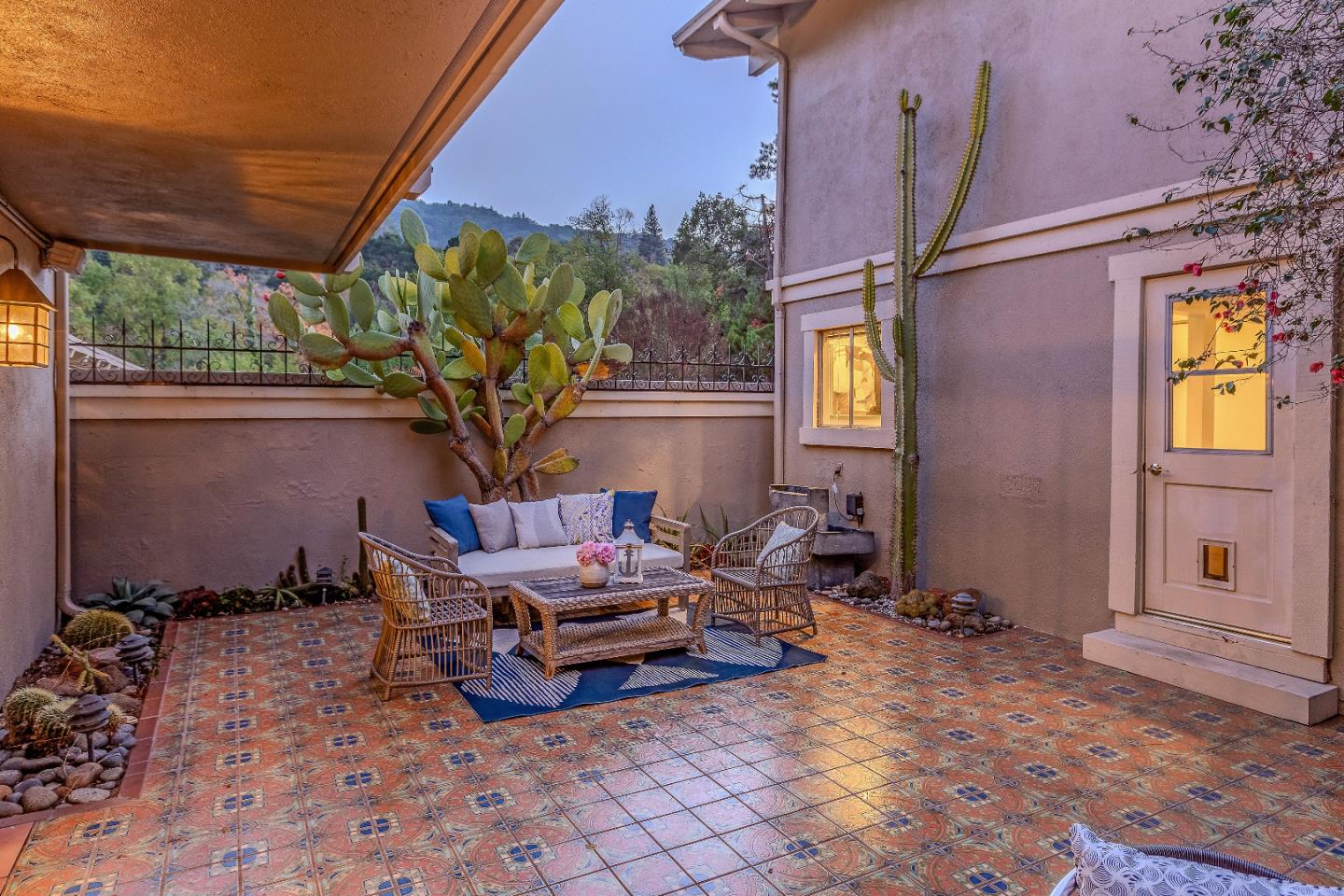 14690 FIELDSTONE Drive