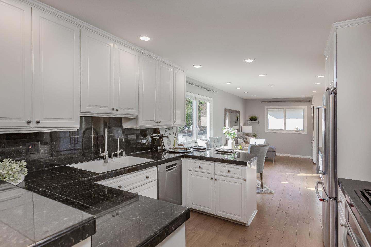 14690 FIELDSTONE Drive