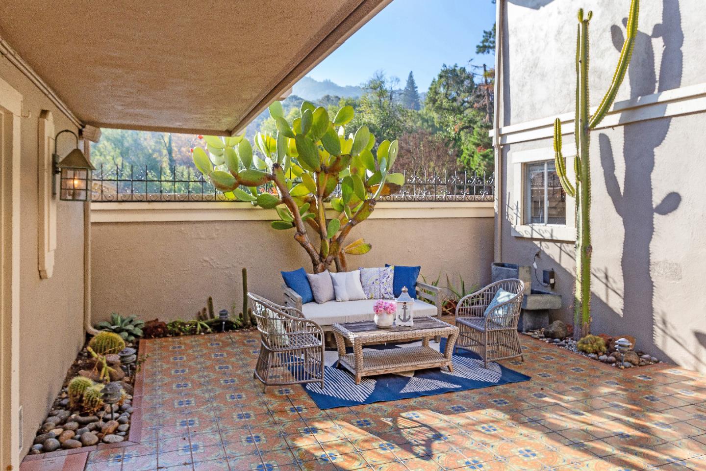 14690 FIELDSTONE Drive