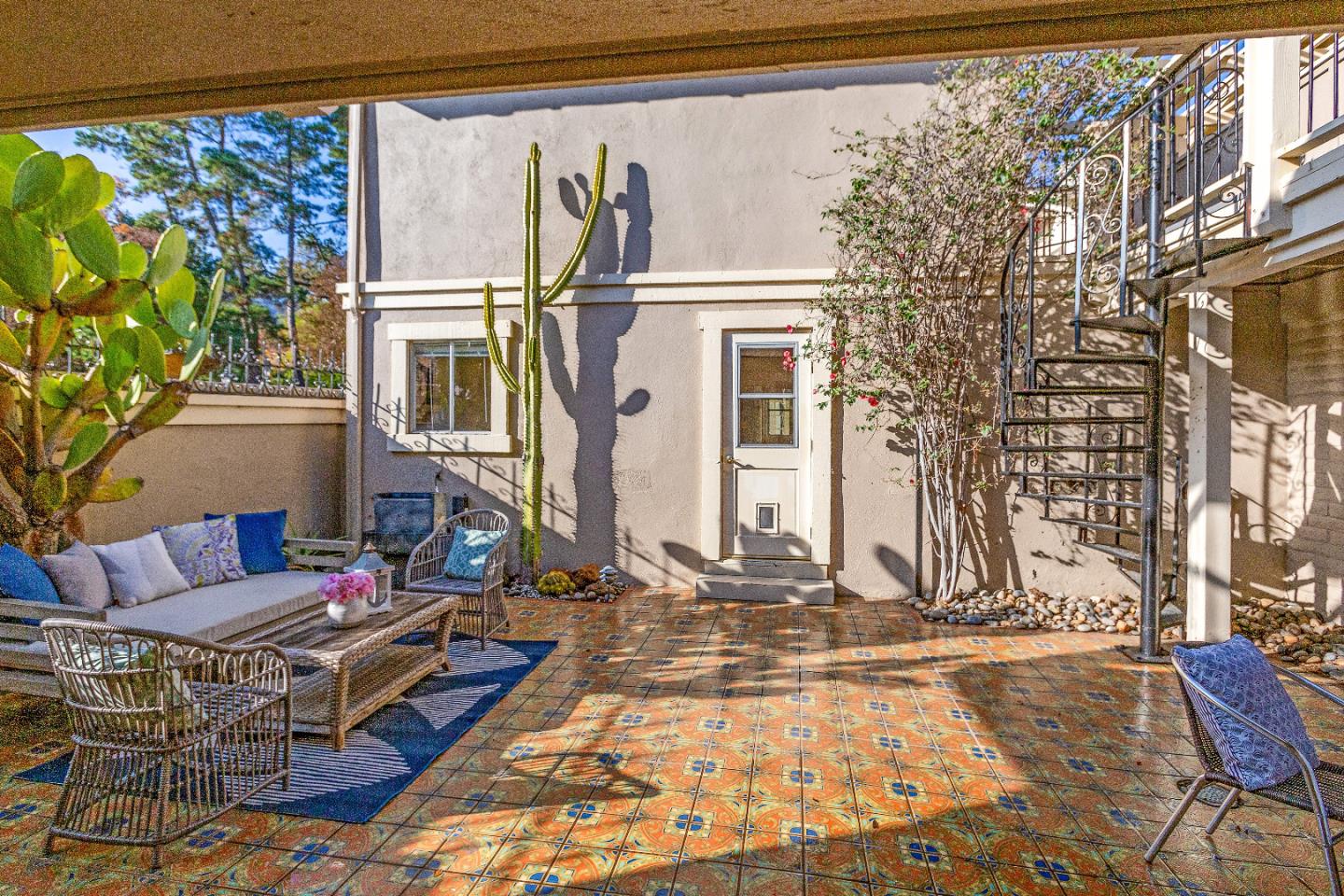 14690 FIELDSTONE Drive