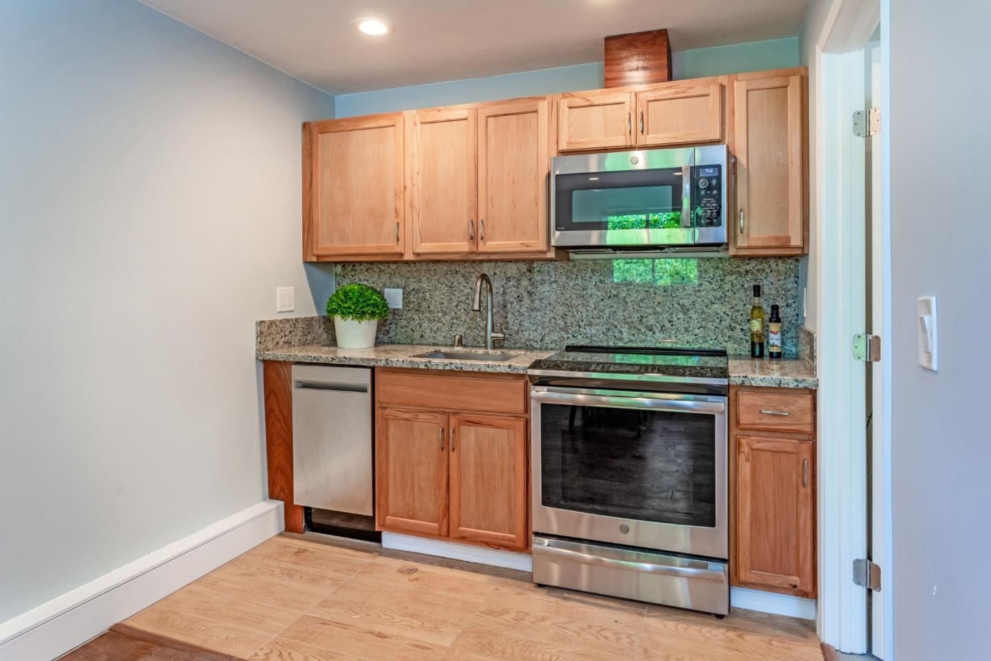 13304 Glen Brae DR