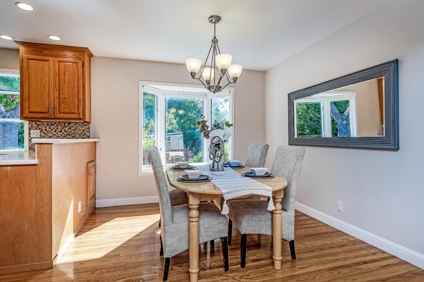 1274 REGENCY DR