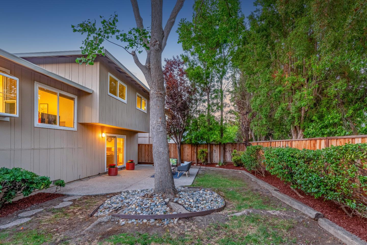 1274 REGENCY DR