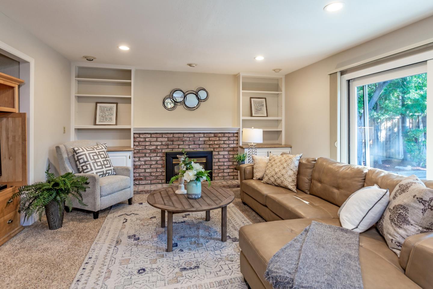 1274 REGENCY DR