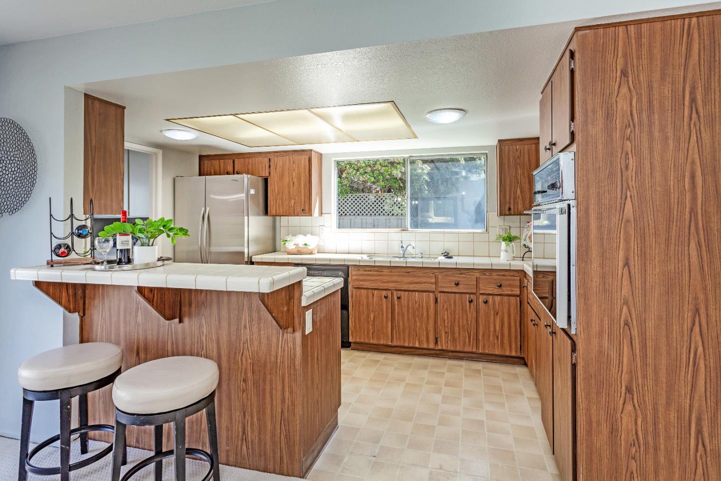 2394 Lincoln Village DR