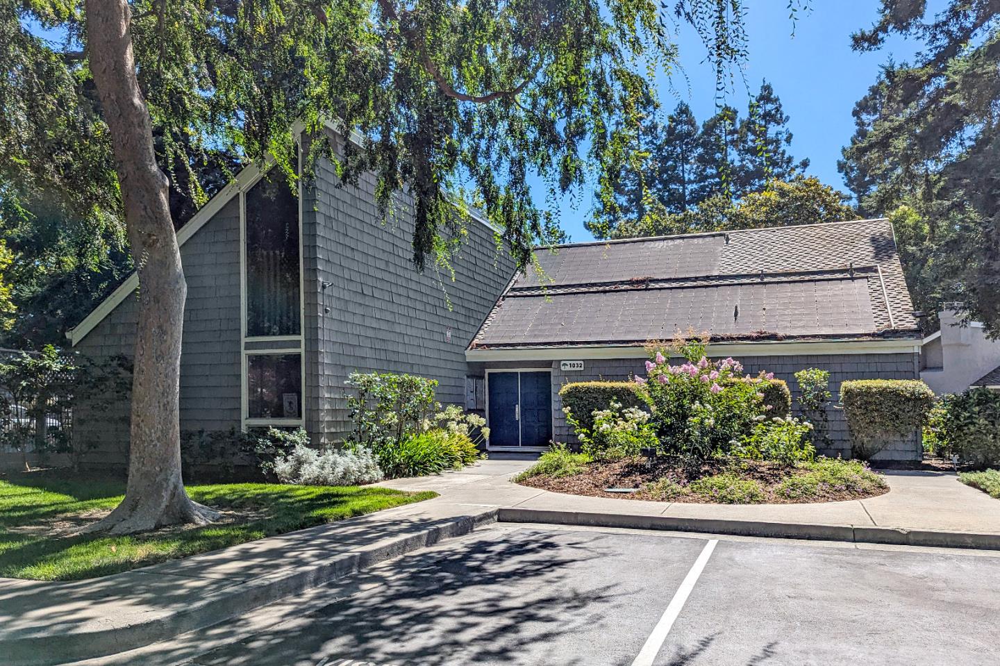 2394 Lincoln Village DR