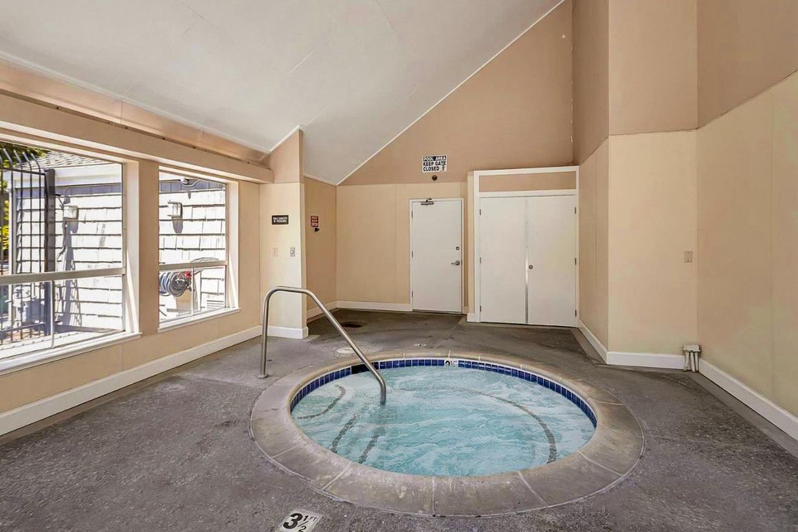 2394 Lincoln Village DR