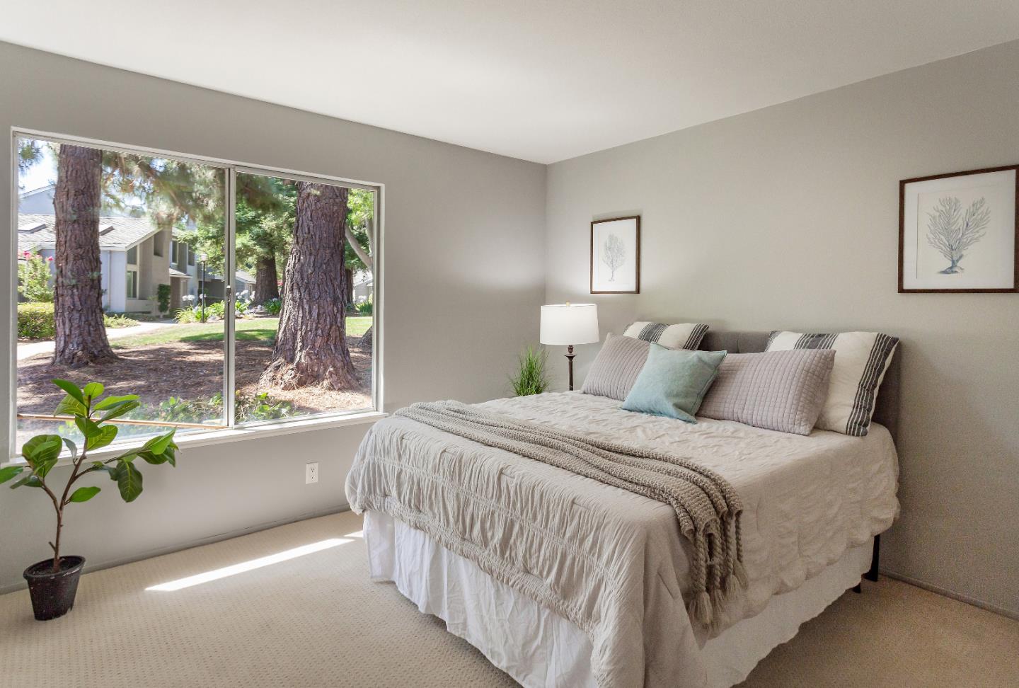 2394 Lincoln Village DR