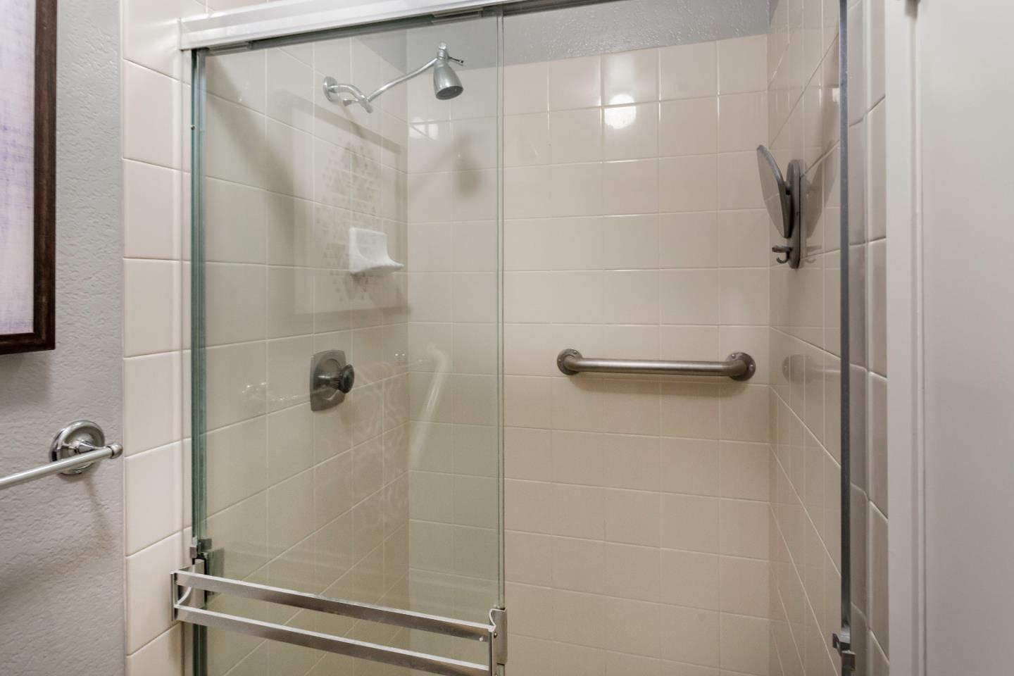 2394 Lincoln Village DR