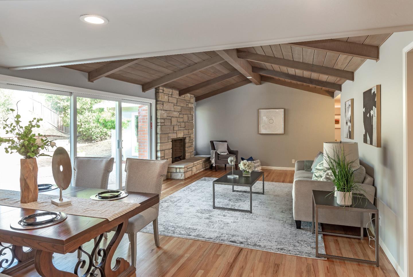 13277 VIA MADRONAS DR