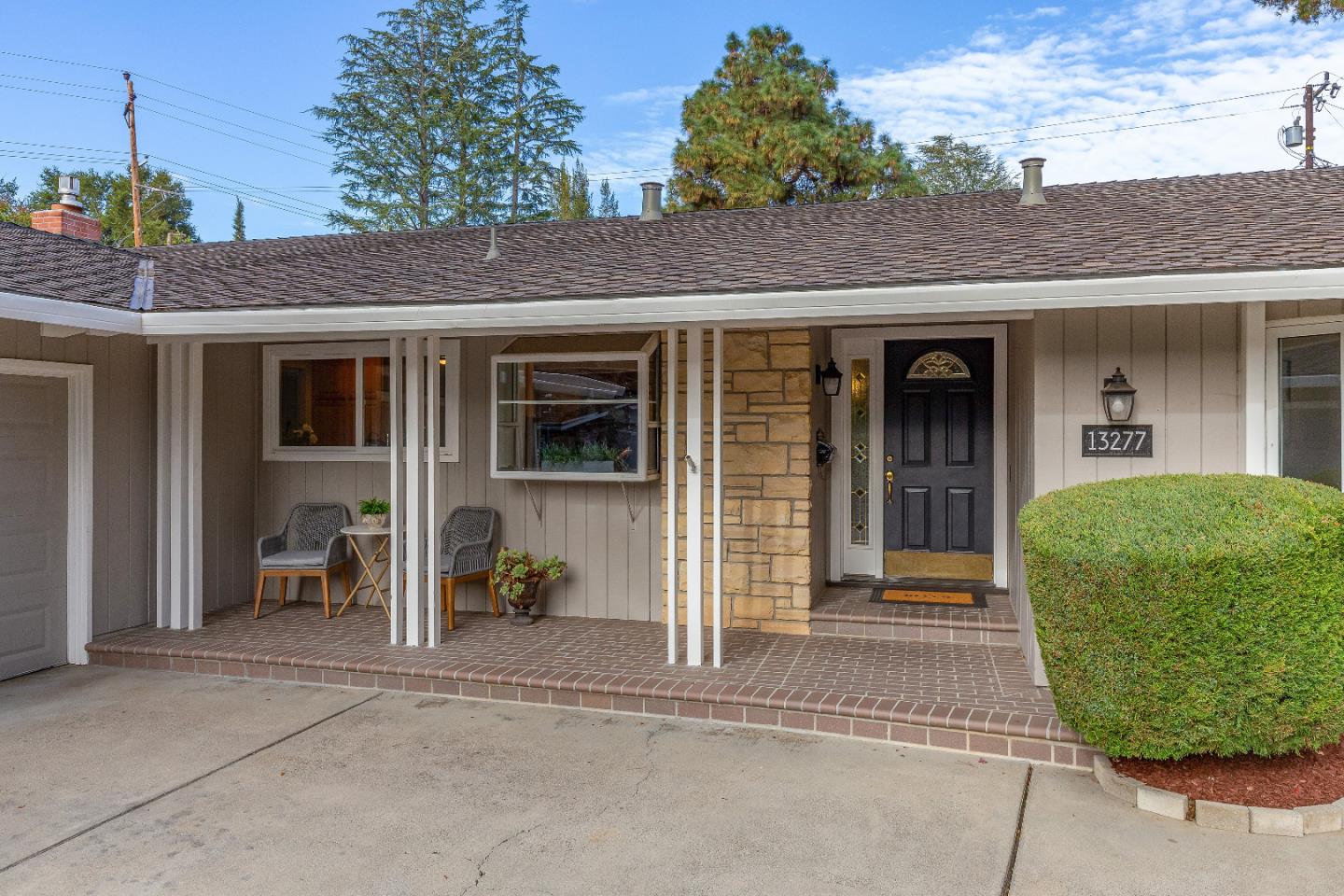 13277 VIA MADRONAS DR