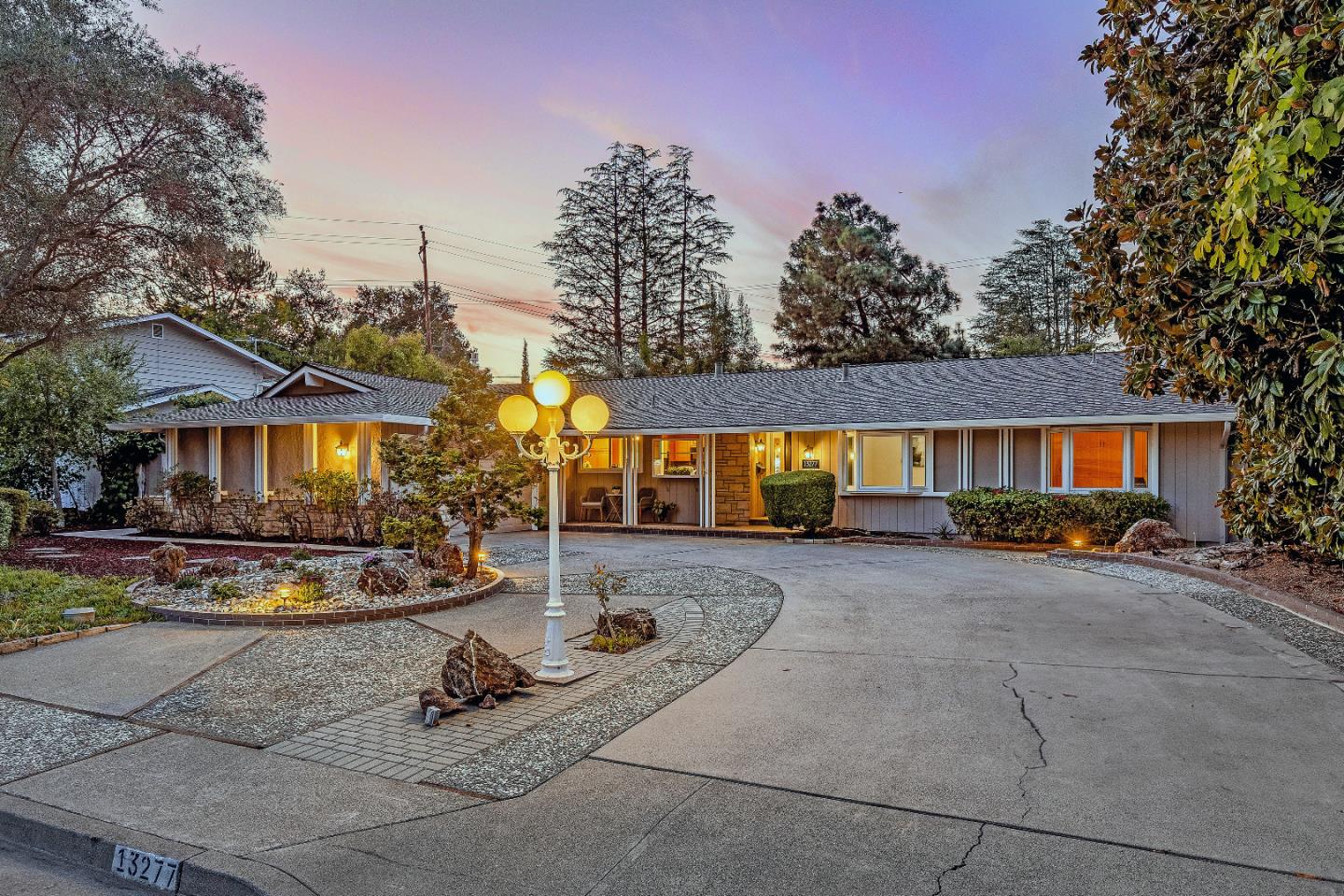 13277 VIA MADRONAS DR