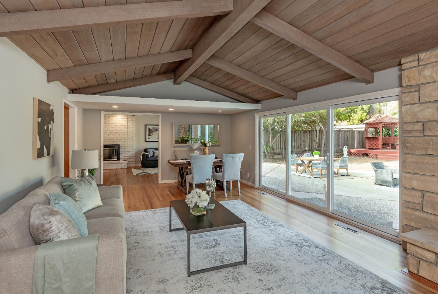 13277 VIA MADRONAS DR
