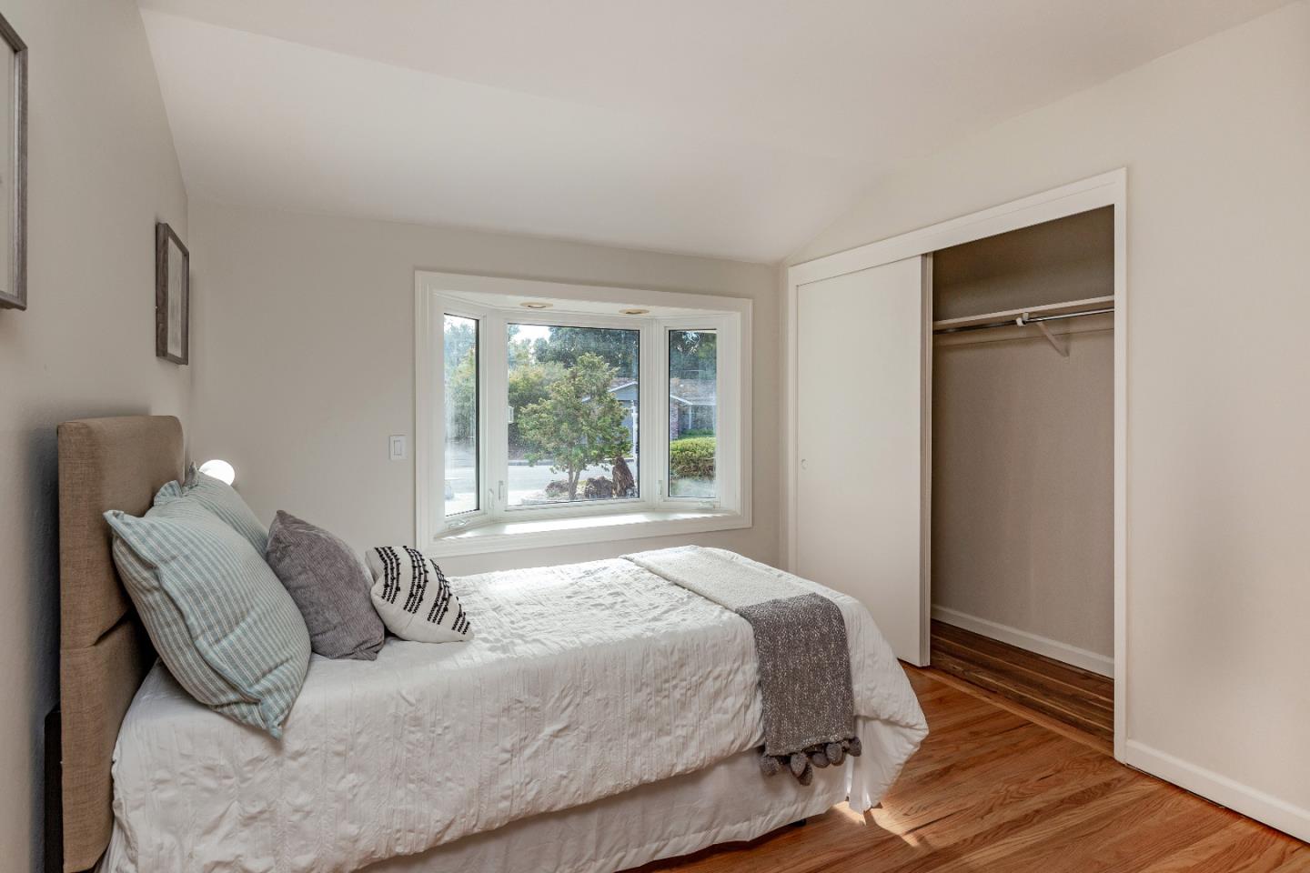 13277 VIA MADRONAS DR